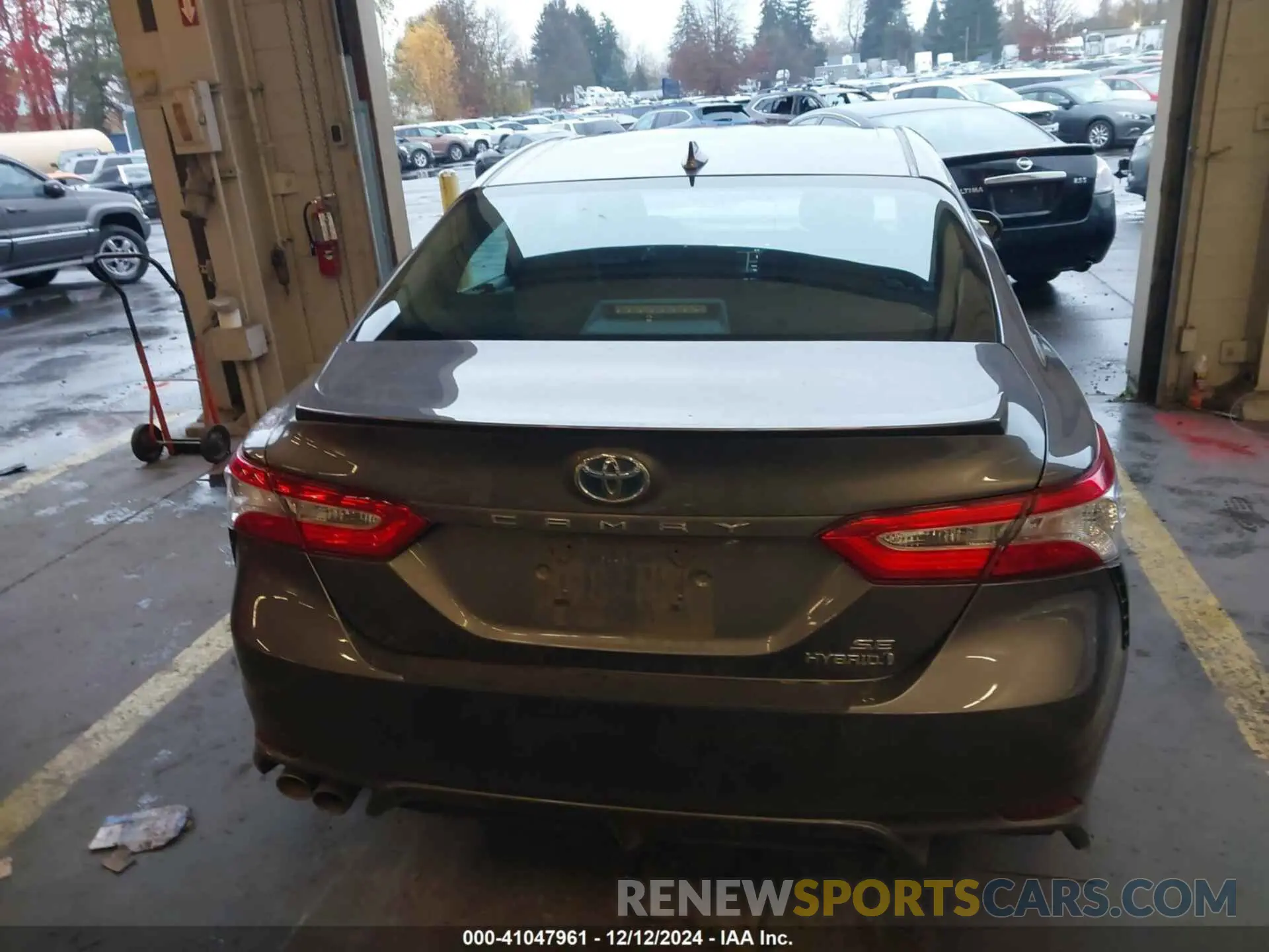 16 fotografías del automóvil dañado 4T1J31AK0LU543181 TOYOTA CAMRY 2020