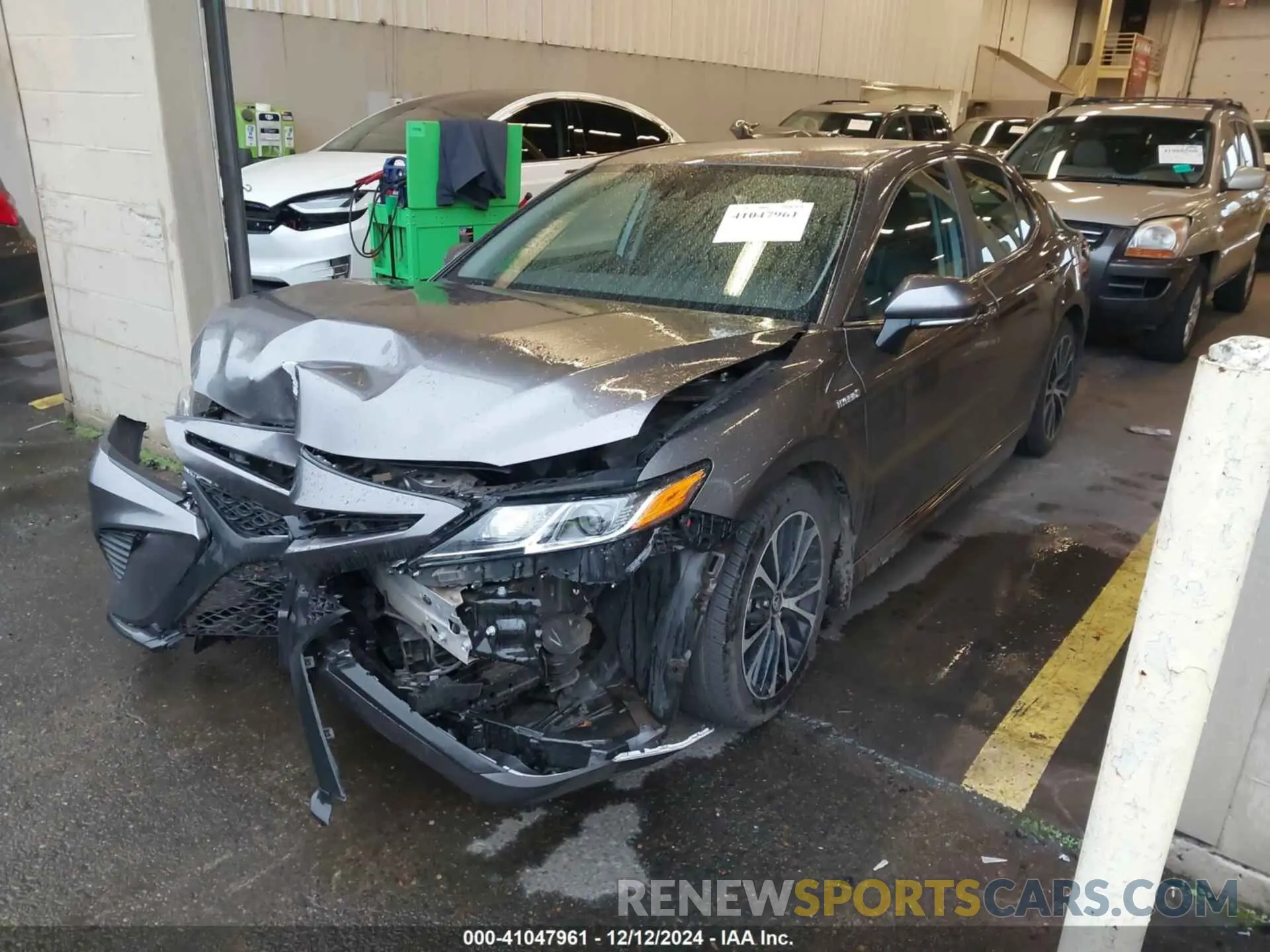 2 fotografías del automóvil dañado 4T1J31AK0LU543181 TOYOTA CAMRY 2020