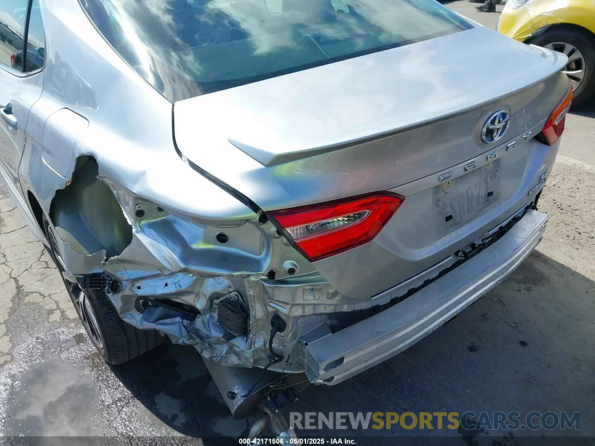 6 fotografías del automóvil dañado 4T1J31AK1LU537051 TOYOTA CAMRY 2020
