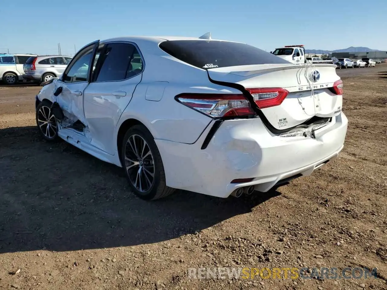 3 fotografías del automóvil dañado 4T1J31AK2LU009745 TOYOTA CAMRY 2020