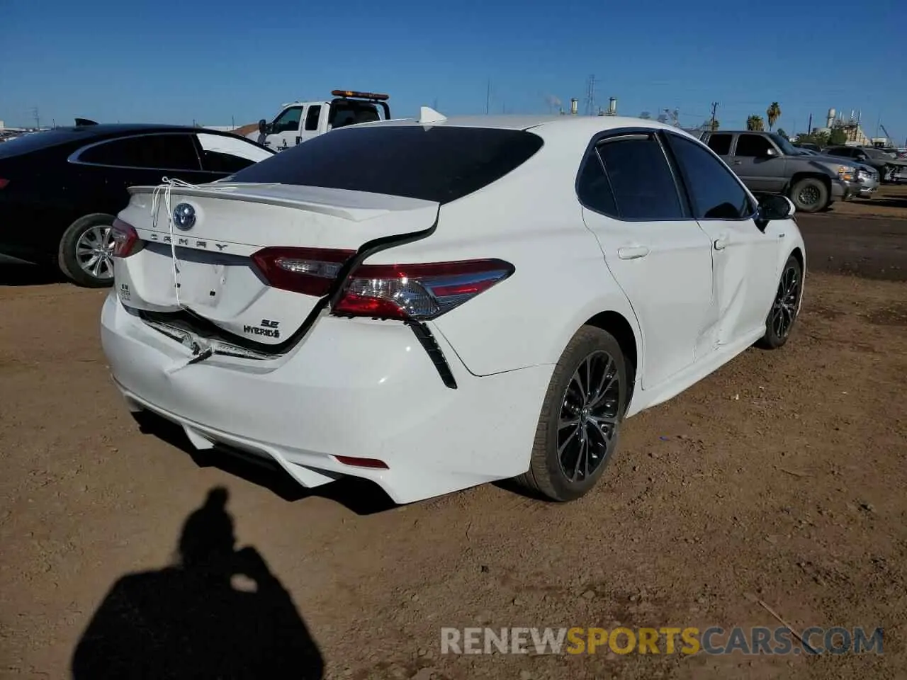 4 fotografías del automóvil dañado 4T1J31AK2LU009745 TOYOTA CAMRY 2020