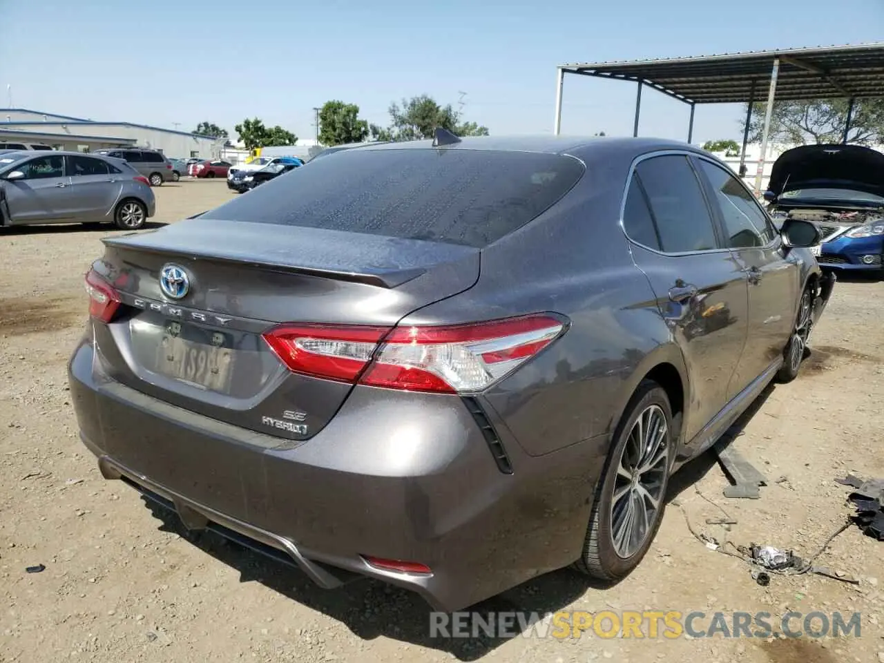 4 fotografías del automóvil dañado 4T1J31AK3LU014145 TOYOTA CAMRY 2020