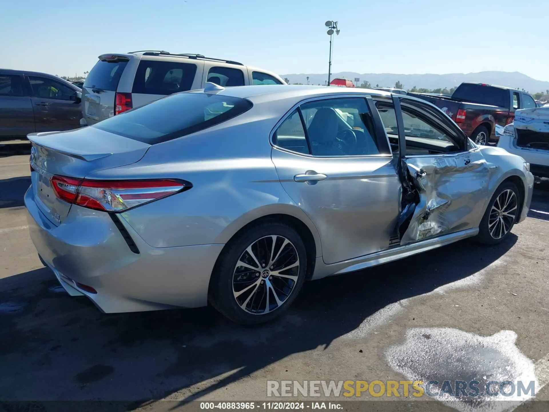 4 fotografías del automóvil dañado 4T1J31AK4LU544835 TOYOTA CAMRY 2020