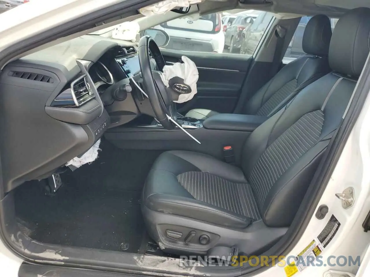 7 fotografías del automóvil dañado 4T1J31AK7LU543307 TOYOTA CAMRY 2020