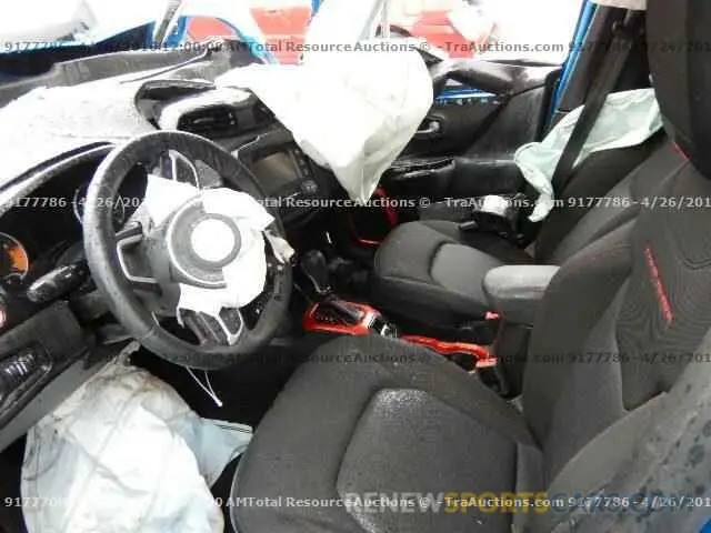 5 fotografías del automóvil dañado 4T1J31AK7LU545770 TOYOTA CAMRY 2020