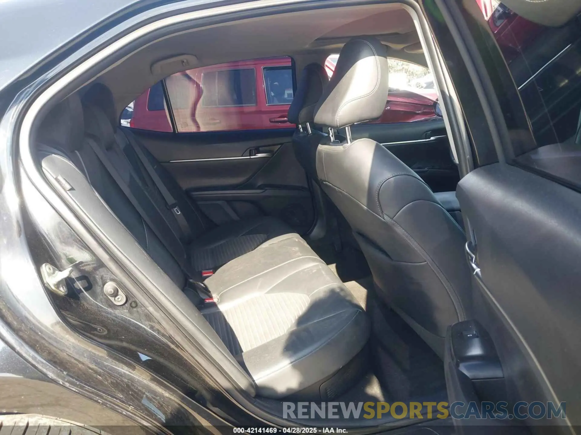 8 fotografías del automóvil dañado 4T1J31AK9LU016711 TOYOTA CAMRY 2020