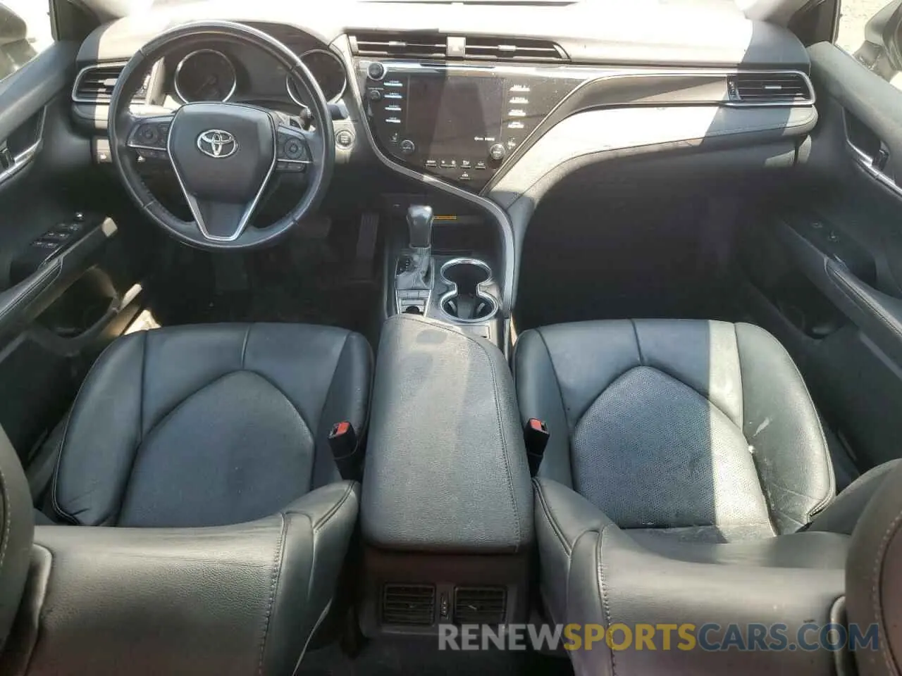 8 fotografías del automóvil dañado 4T1K61AK0LU944497 TOYOTA CAMRY 2020
