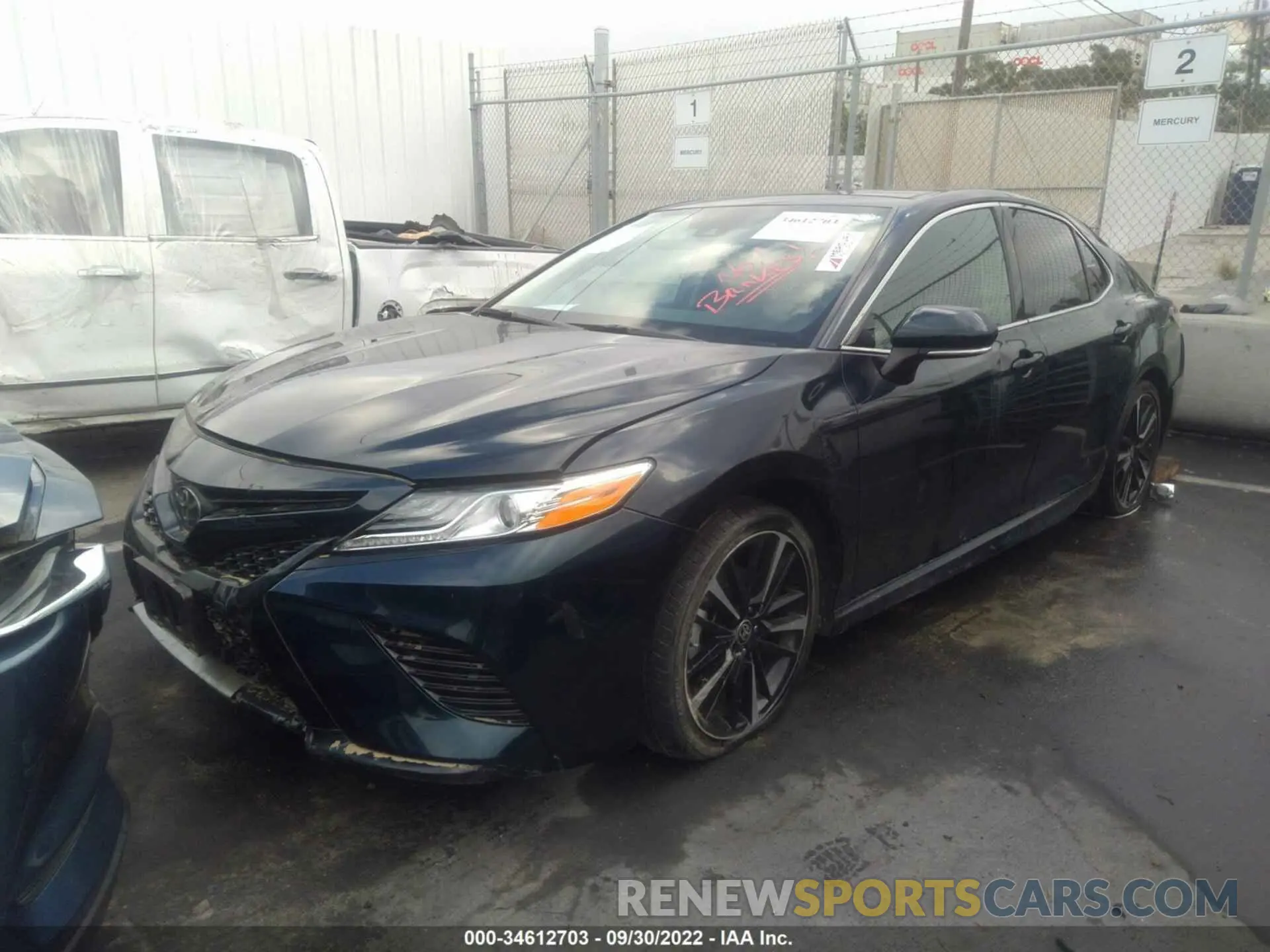 2 fotografías del automóvil dañado 4T1K61AK0LU968220 TOYOTA CAMRY 2020