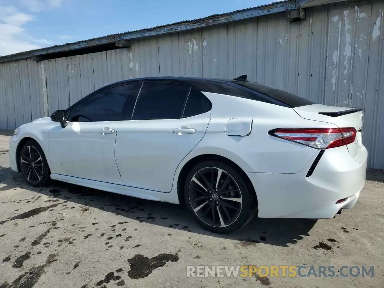 2 fotografías del automóvil dañado 4T1K61AK1LU325553 TOYOTA CAMRY 2020