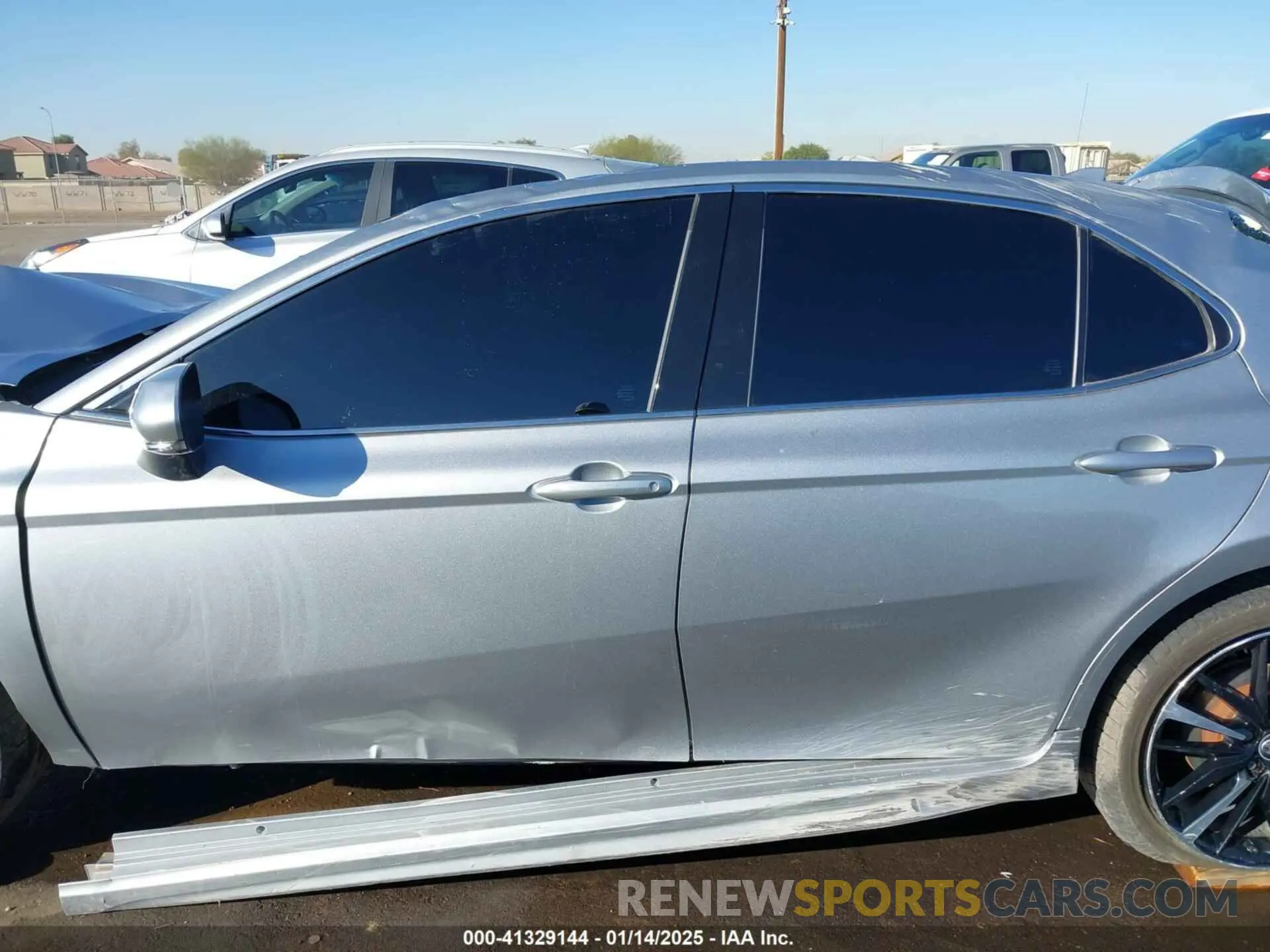 15 fotografías del automóvil dañado 4T1K61AK2LU325609 TOYOTA CAMRY 2020