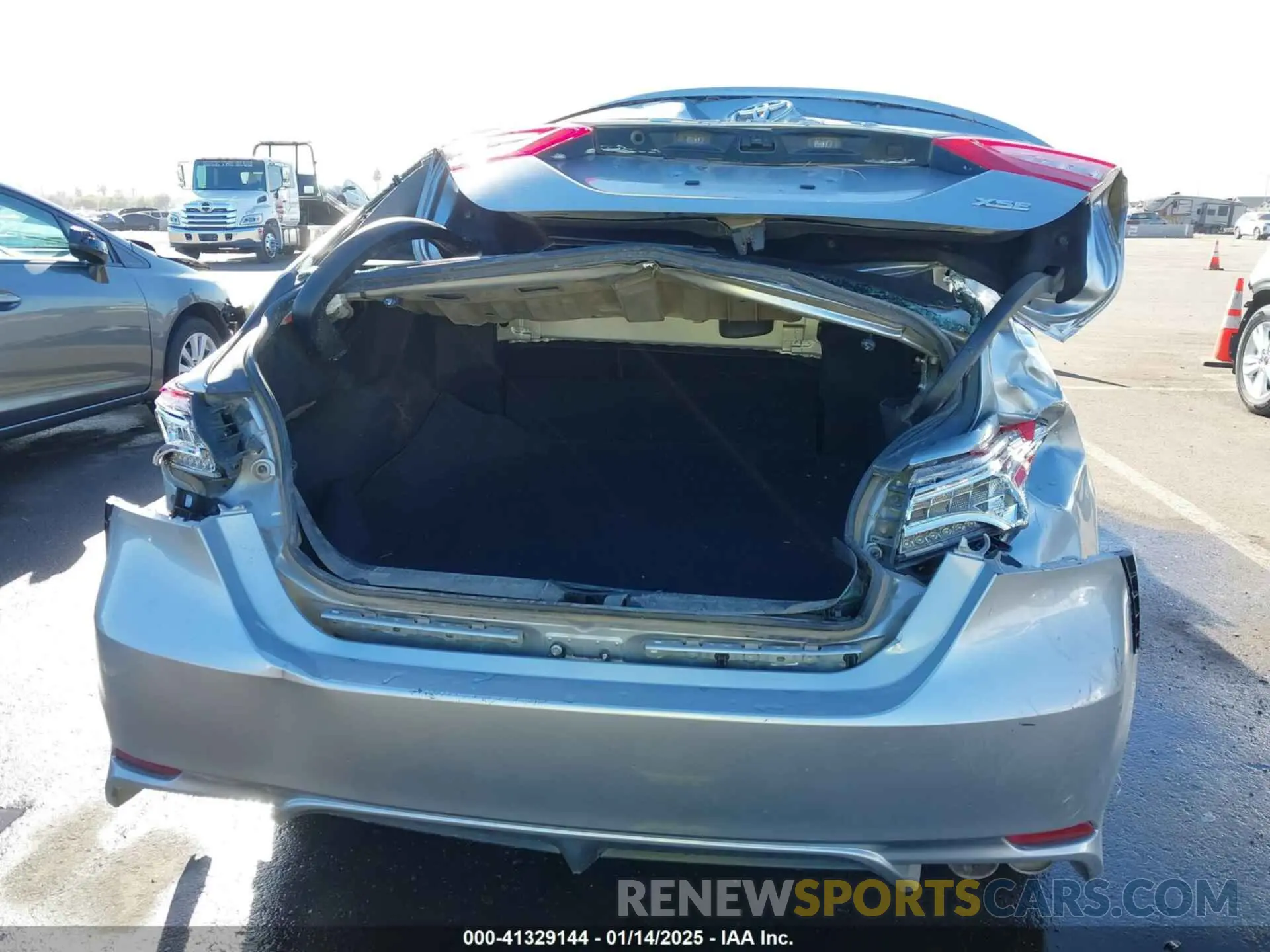 17 fotografías del automóvil dañado 4T1K61AK2LU325609 TOYOTA CAMRY 2020