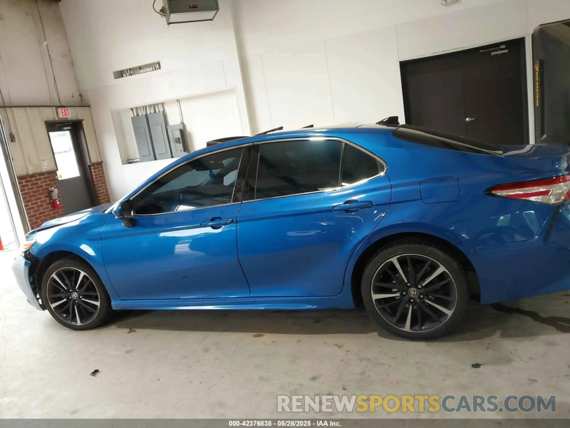 15 fotografías del automóvil dañado 4T1K61AK2LU395451 TOYOTA CAMRY 2020