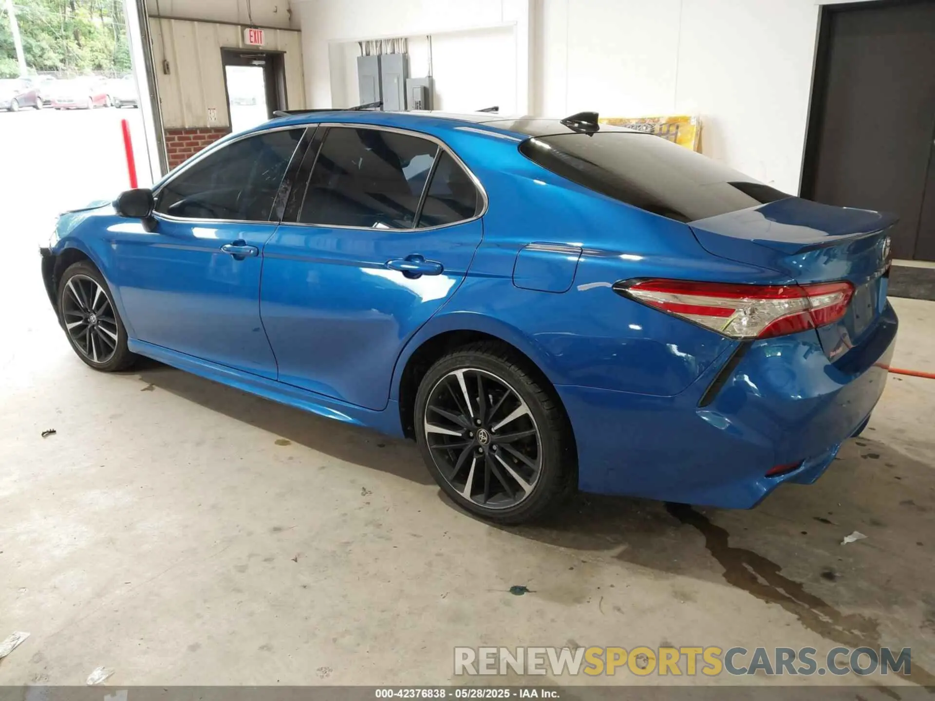 3 fotografías del automóvil dañado 4T1K61AK2LU395451 TOYOTA CAMRY 2020