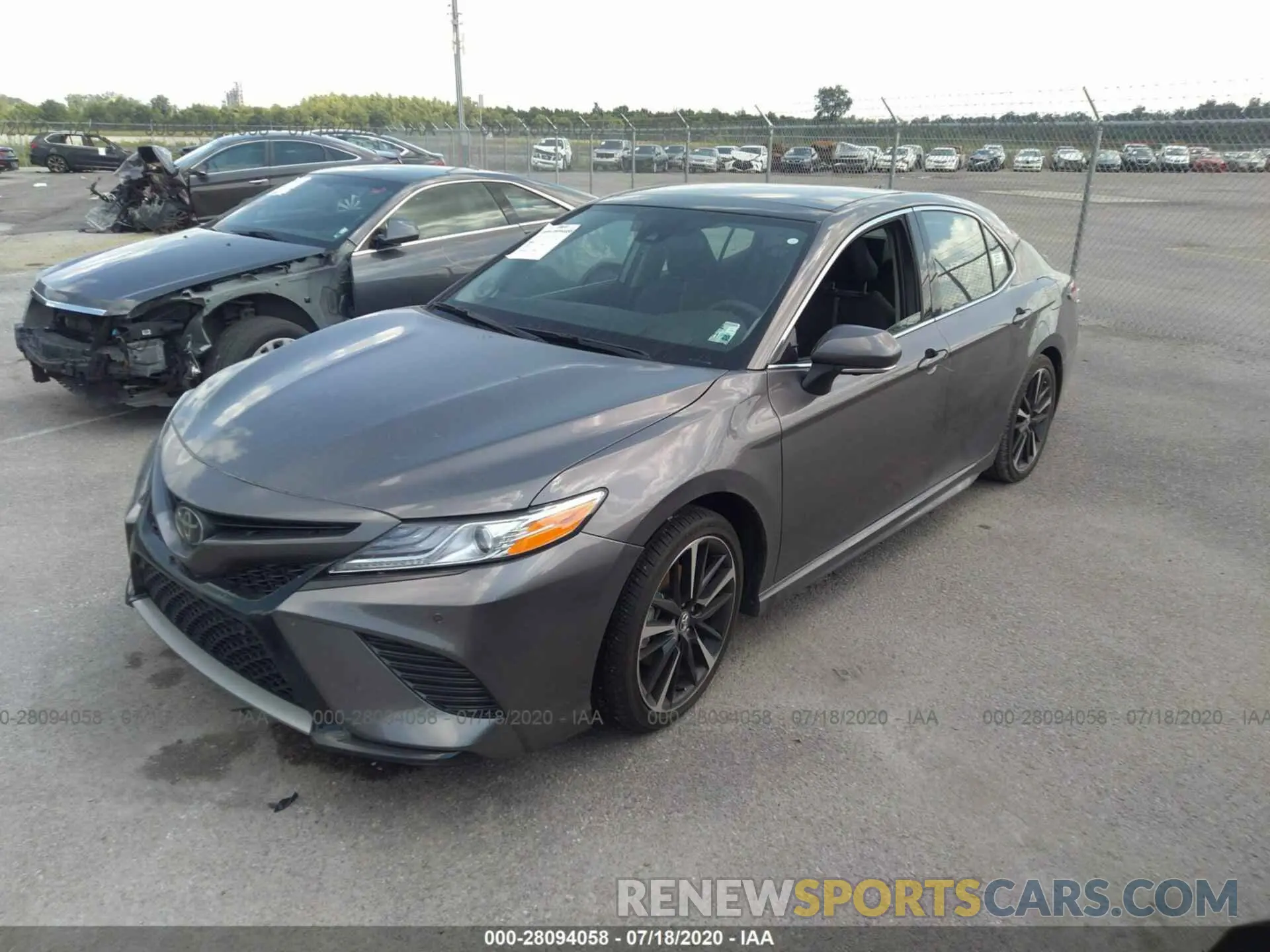 2 fotografías del automóvil dañado 4T1K61AK2LU896422 TOYOTA CAMRY 2020