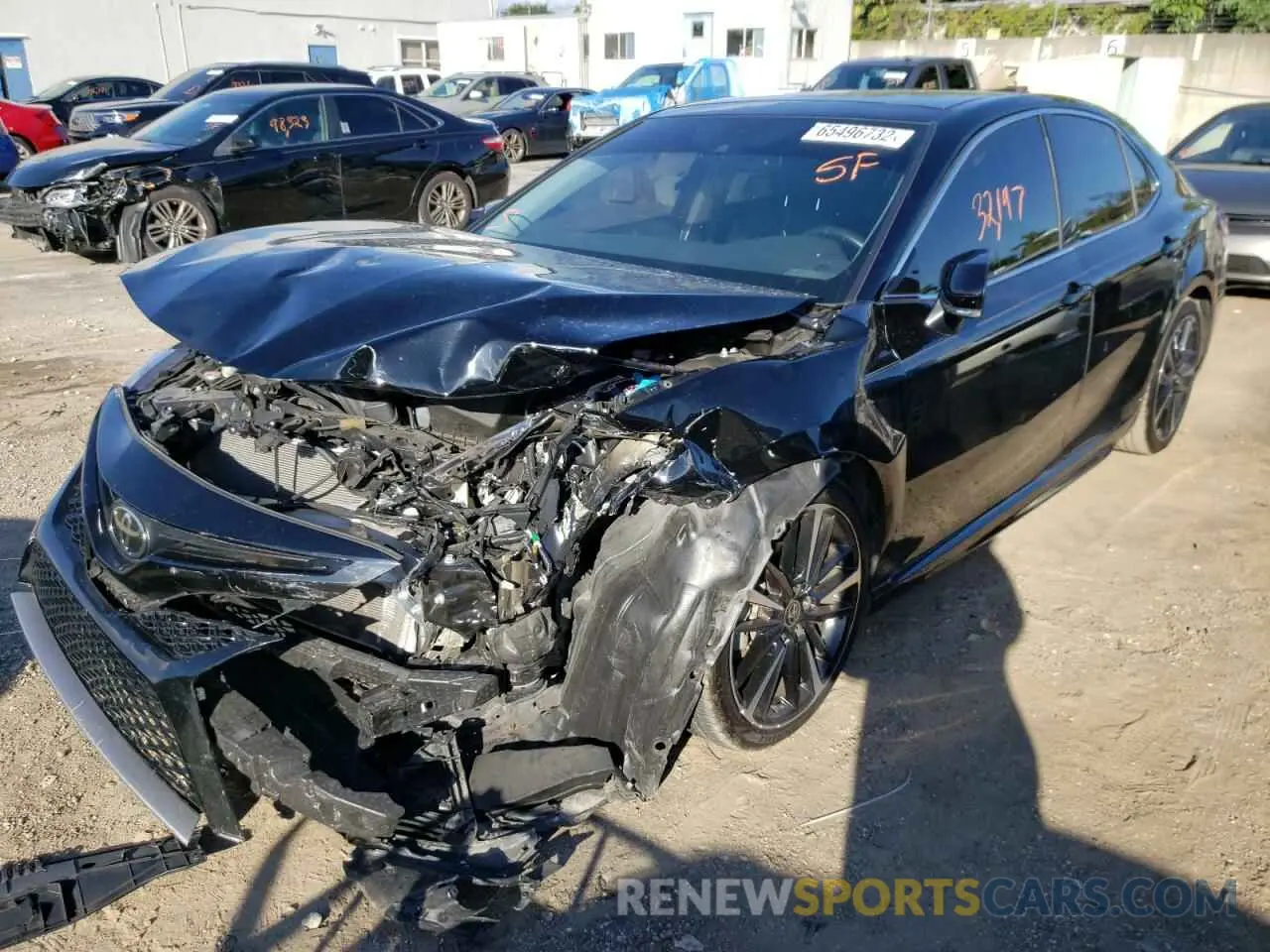 2 fotografías del automóvil dañado 4T1K61AK2LU986105 TOYOTA CAMRY 2020