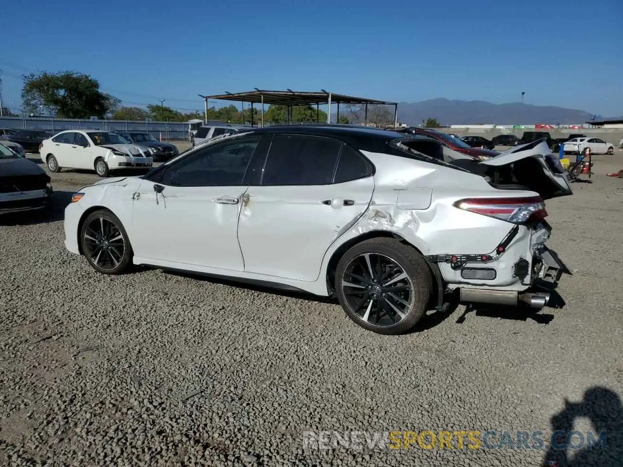2 fotografías del automóvil dañado 4T1K61AK3LU302629 TOYOTA CAMRY 2020
