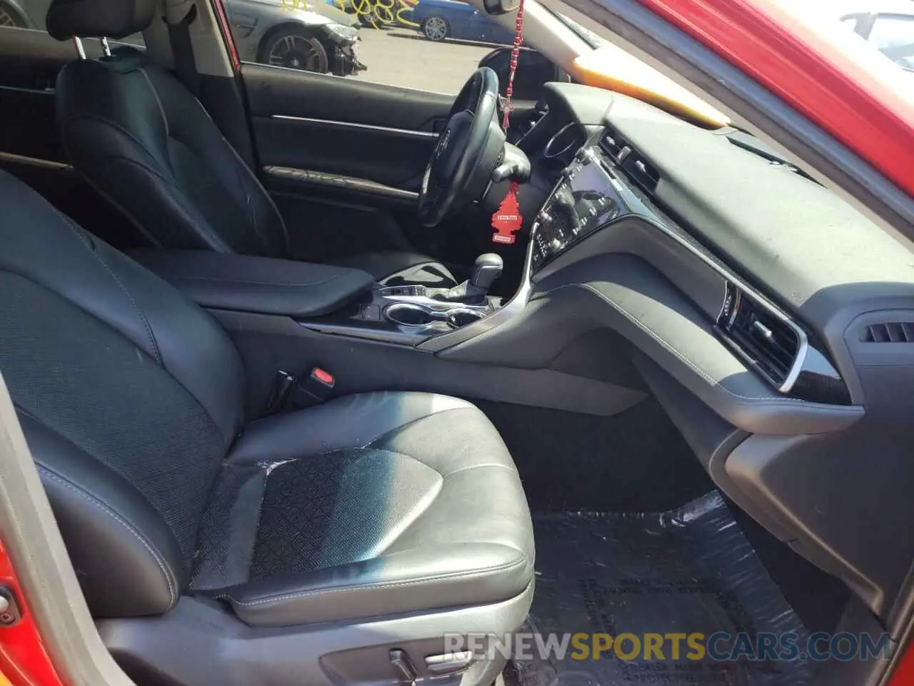 5 fotografías del automóvil dañado 4T1K61AK3LU359610 TOYOTA CAMRY 2020