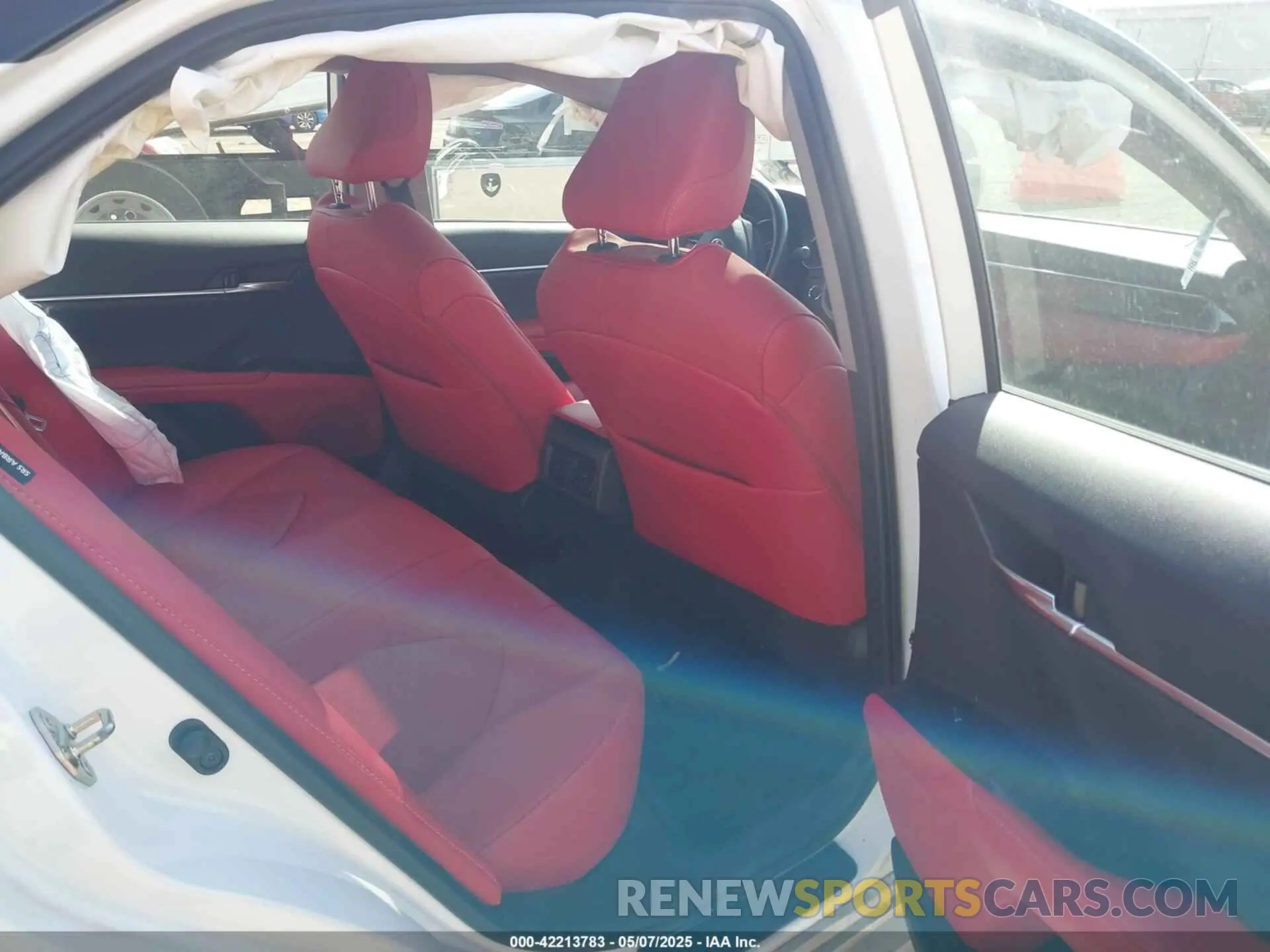 8 fotografías del automóvil dañado 4T1K61AK3LU363429 TOYOTA CAMRY 2020