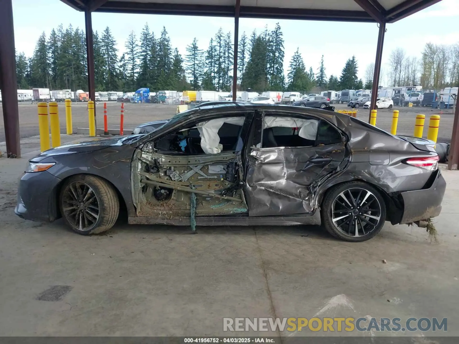 14 fotografías del automóvil dañado 4T1K61AK3LU860755 TOYOTA CAMRY 2020