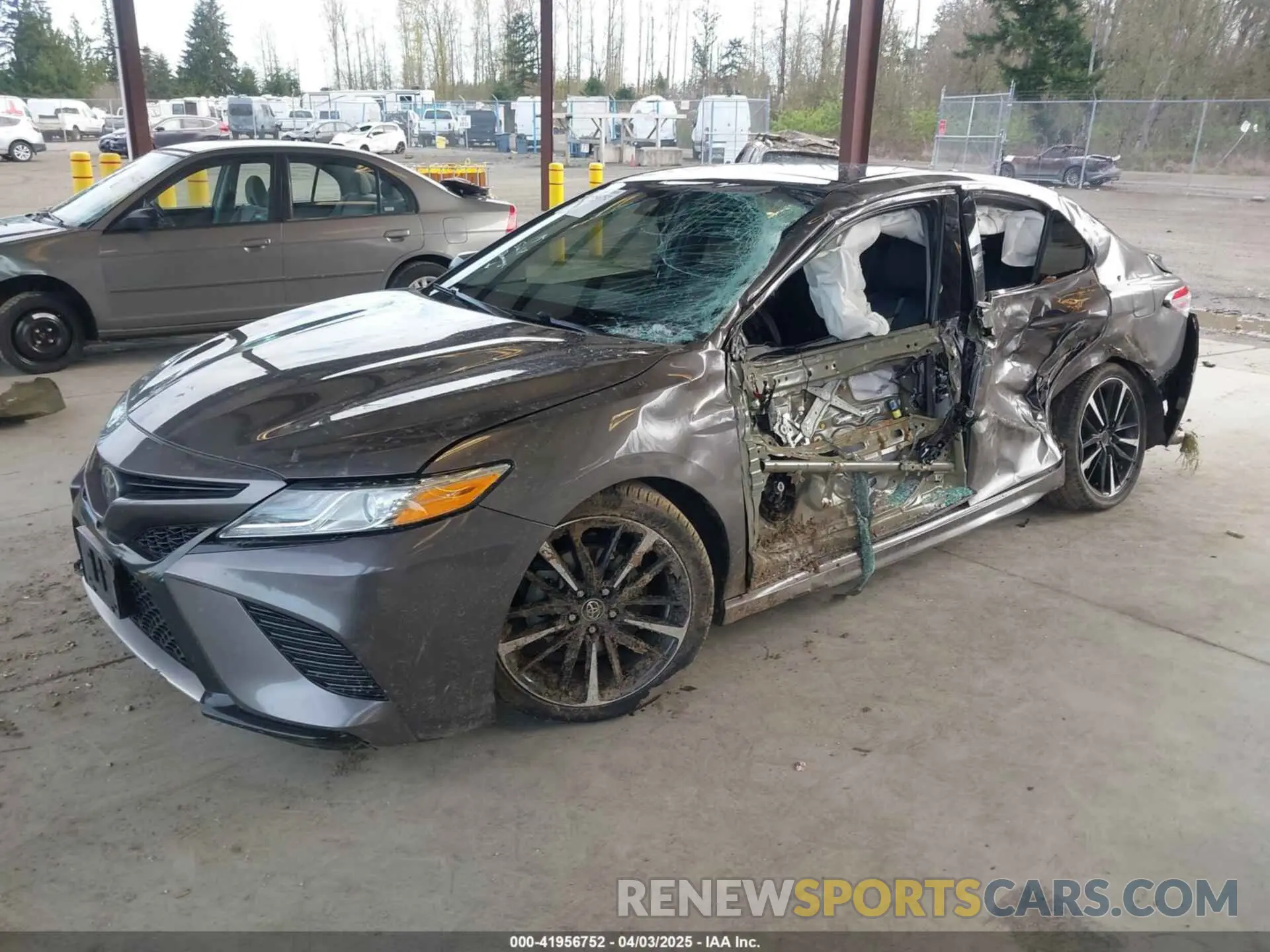 2 fotografías del automóvil dañado 4T1K61AK3LU860755 TOYOTA CAMRY 2020