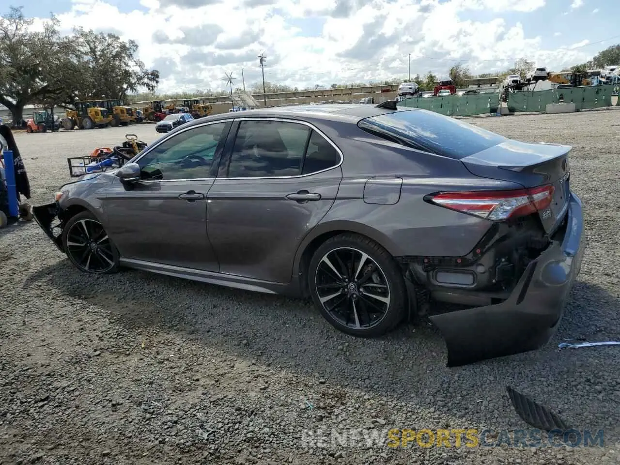 2 fotografías del automóvil dañado 4T1K61AK3LU931811 TOYOTA CAMRY 2020