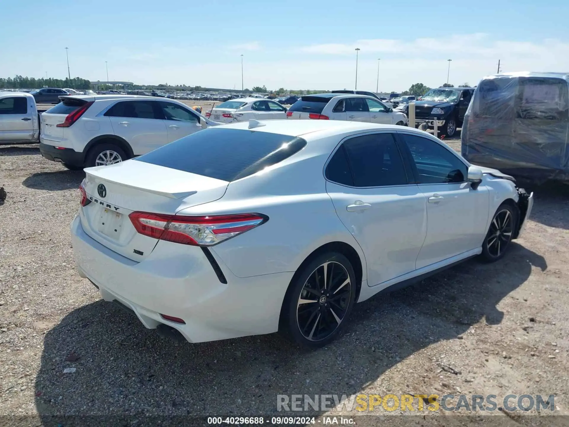 4 fotografías del automóvil dañado 4T1K61AK3LU950245 TOYOTA CAMRY 2020