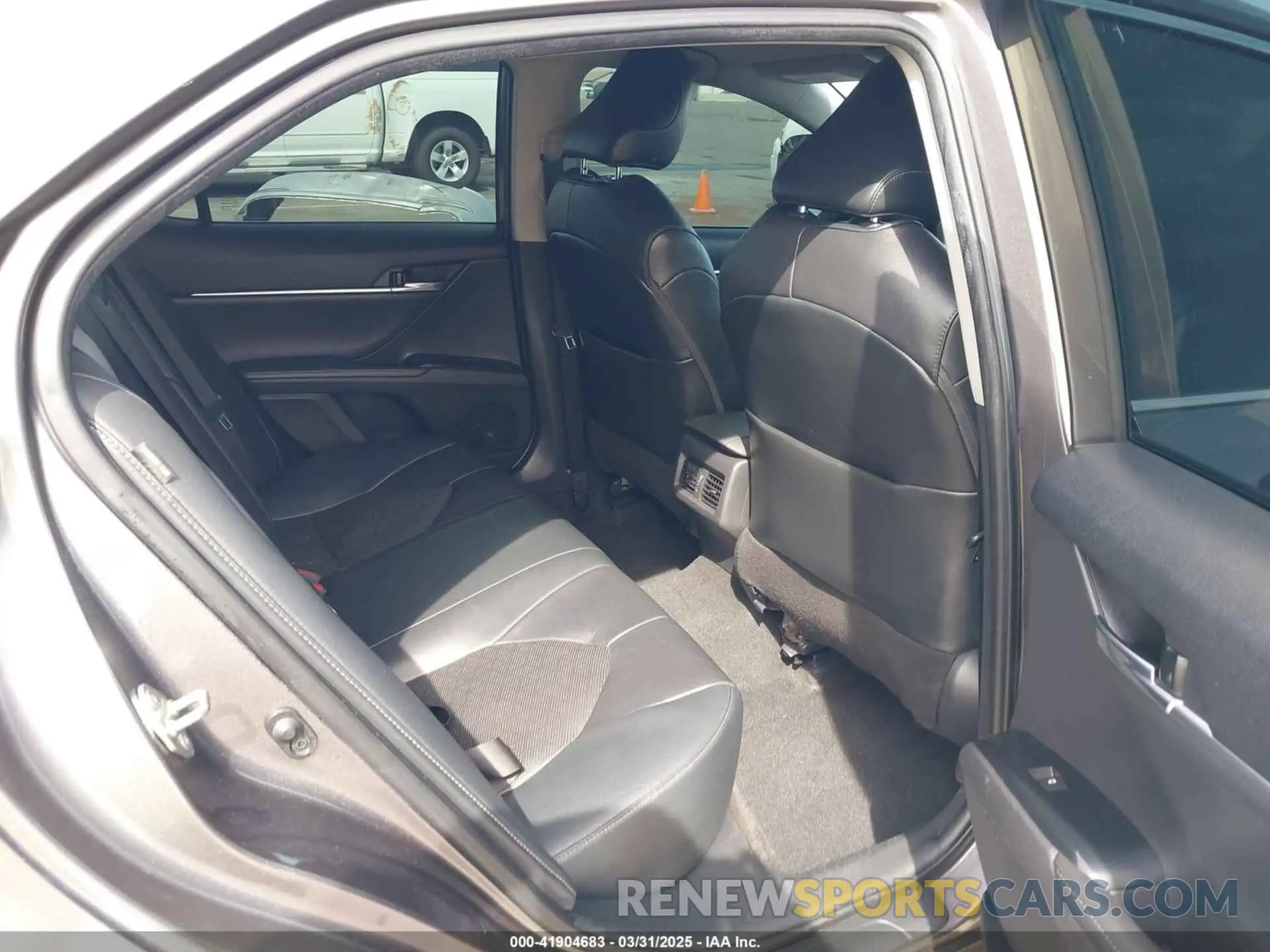 8 fotografías del automóvil dañado 4T1K61AK3LU961603 TOYOTA CAMRY 2020