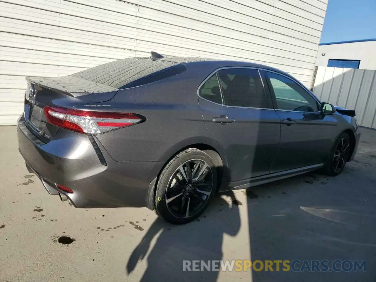 3 fotografías del automóvil dañado 4T1K61AK3LU966042 TOYOTA CAMRY 2020