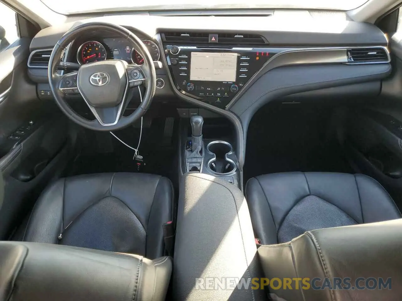 8 fotografías del automóvil dañado 4T1K61AK3LU966042 TOYOTA CAMRY 2020