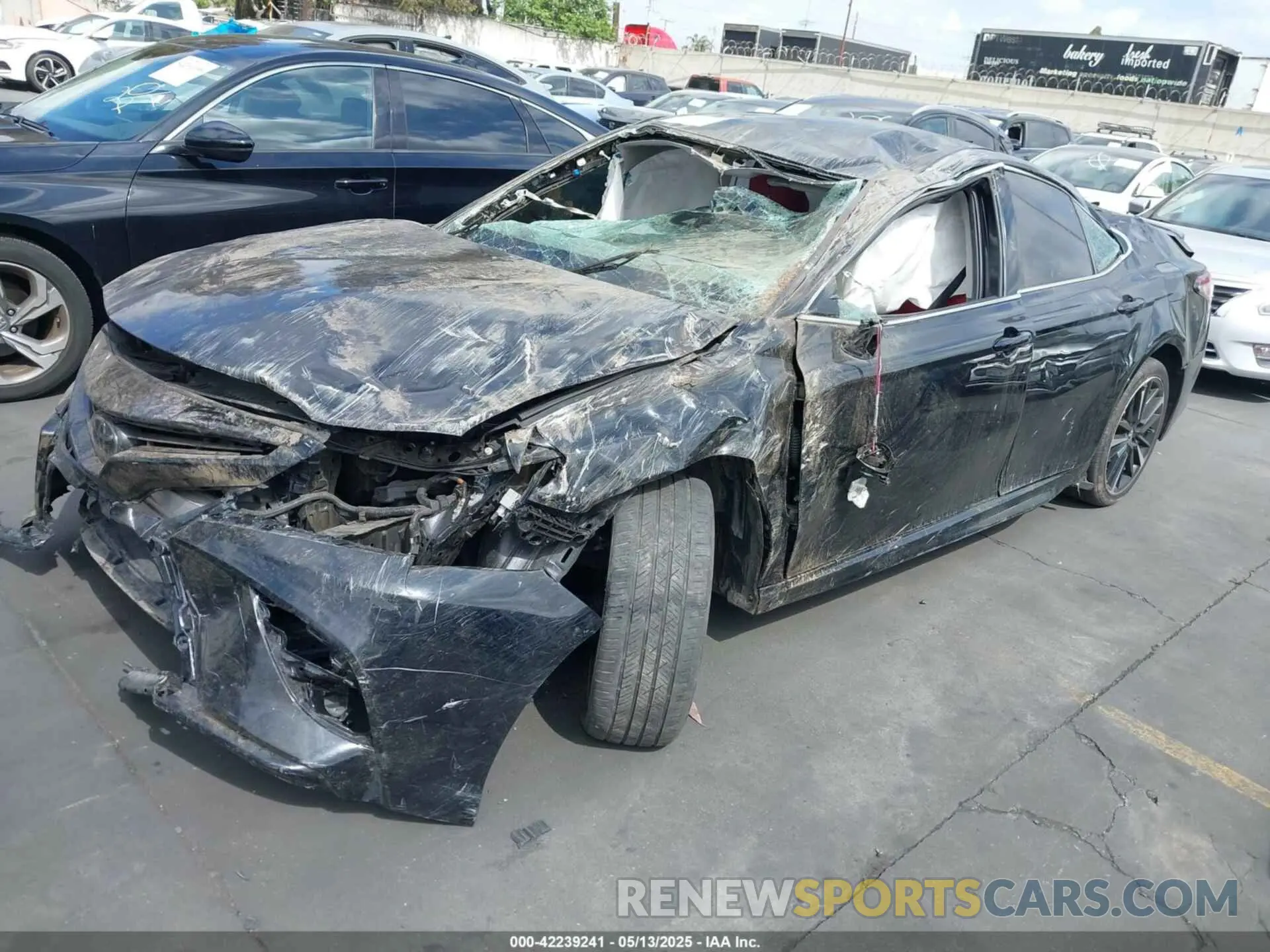 2 fotografías del automóvil dañado 4T1K61AK4LU303885 TOYOTA CAMRY 2020