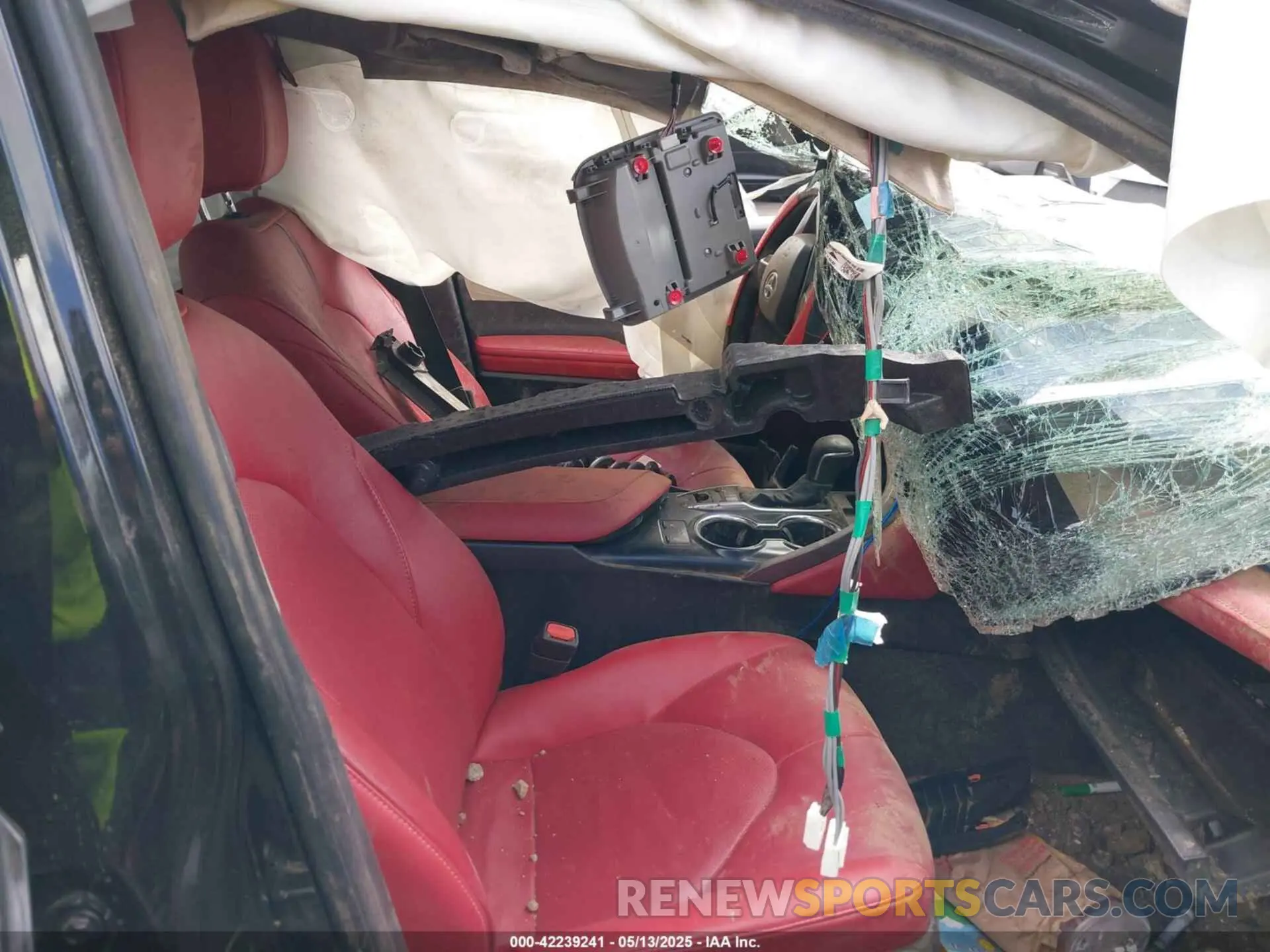 5 fotografías del automóvil dañado 4T1K61AK4LU303885 TOYOTA CAMRY 2020