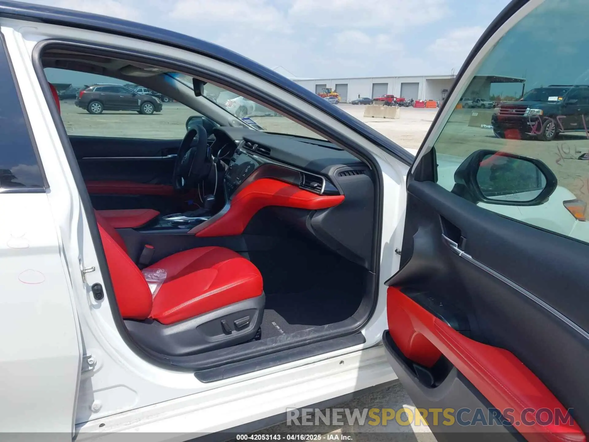 5 fotografías del automóvil dañado 4T1K61AK4LU332934 TOYOTA CAMRY 2020