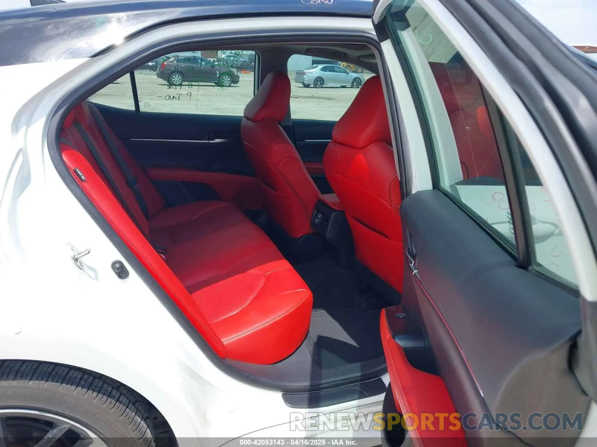 8 fotografías del automóvil dañado 4T1K61AK4LU332934 TOYOTA CAMRY 2020