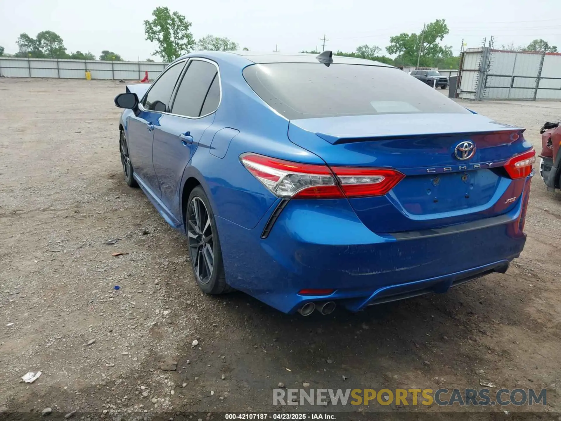 3 fotografías del automóvil dañado 4T1K61AK4LU395791 TOYOTA CAMRY 2020