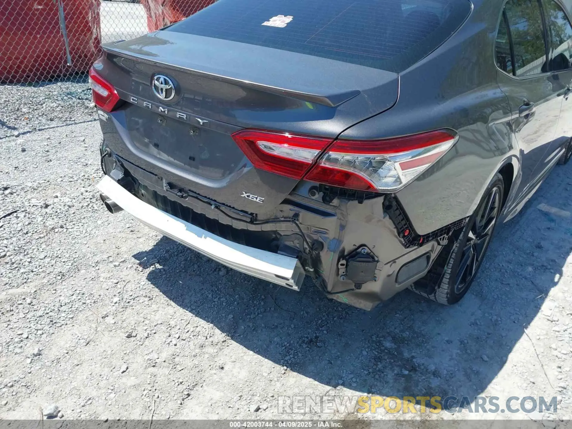 17 fotografías del automóvil dañado 4T1K61AK4LU504704 TOYOTA CAMRY 2020