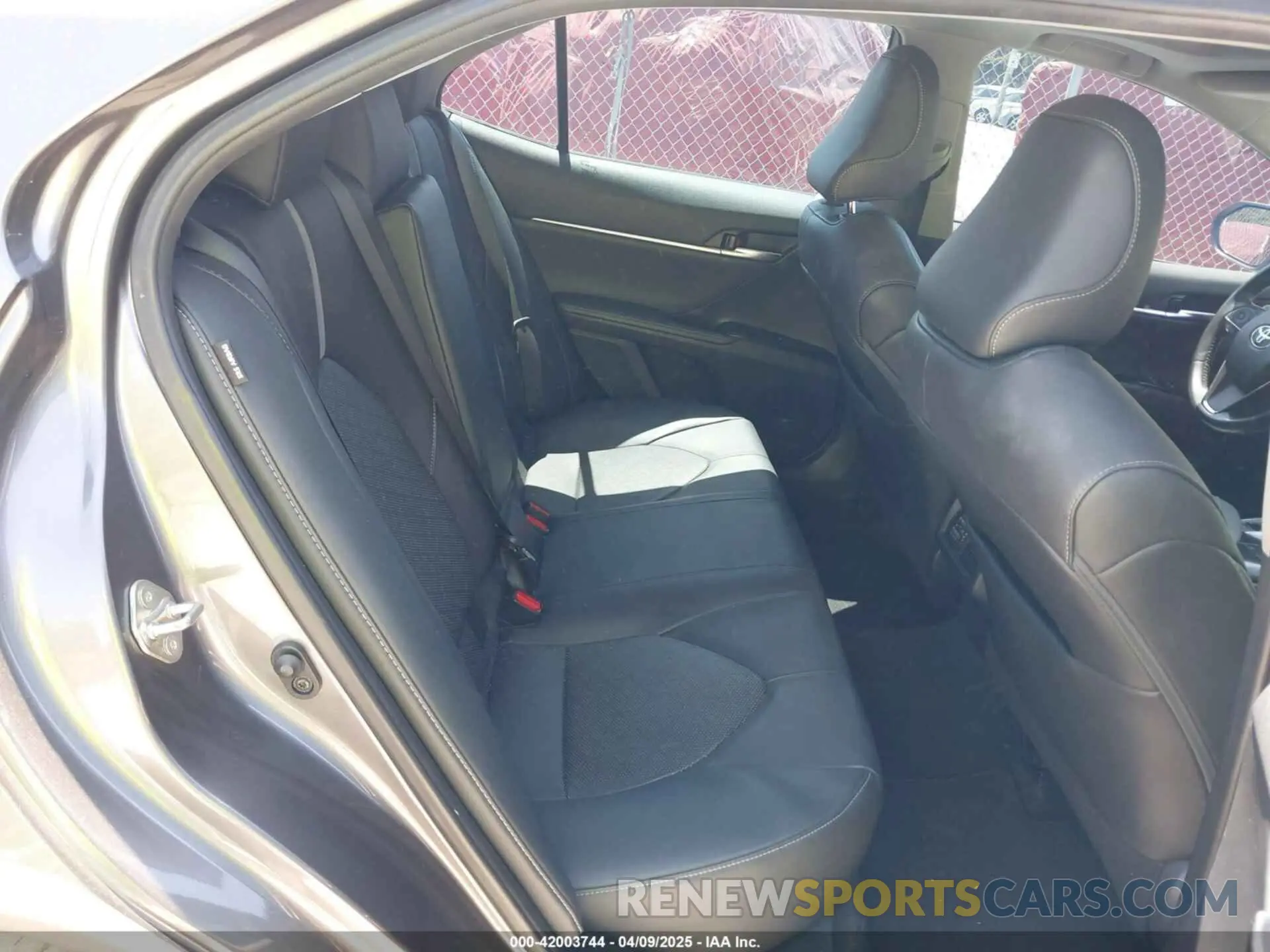 8 fotografías del automóvil dañado 4T1K61AK4LU504704 TOYOTA CAMRY 2020