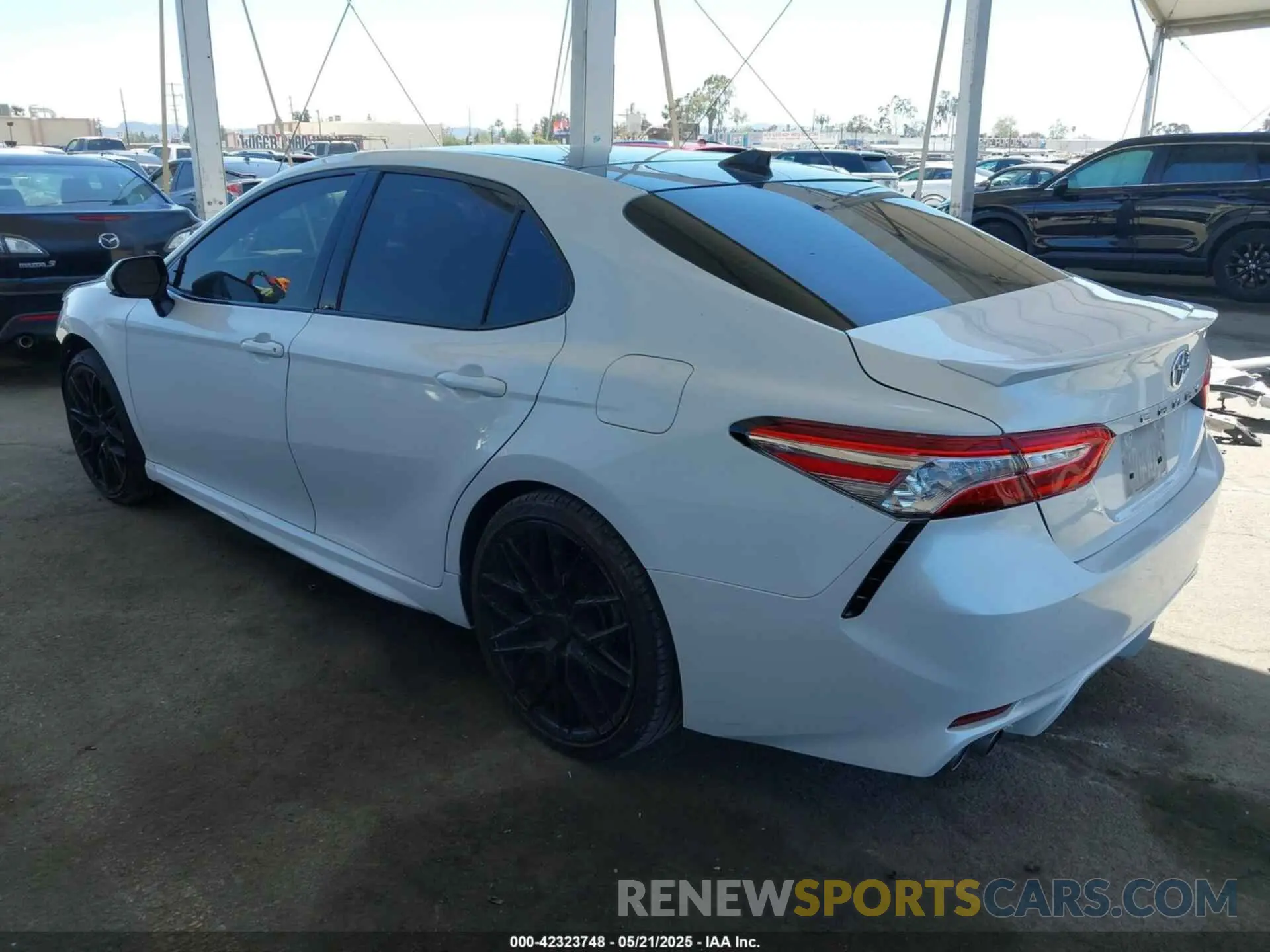 3 fotografías del automóvil dañado 4T1K61AK4LU980970 TOYOTA CAMRY 2020