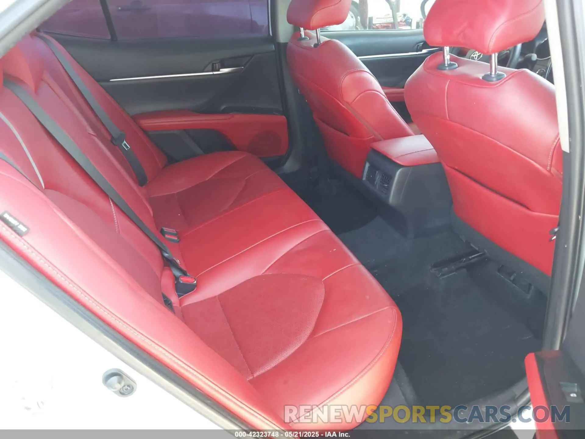 8 fotografías del automóvil dañado 4T1K61AK4LU980970 TOYOTA CAMRY 2020