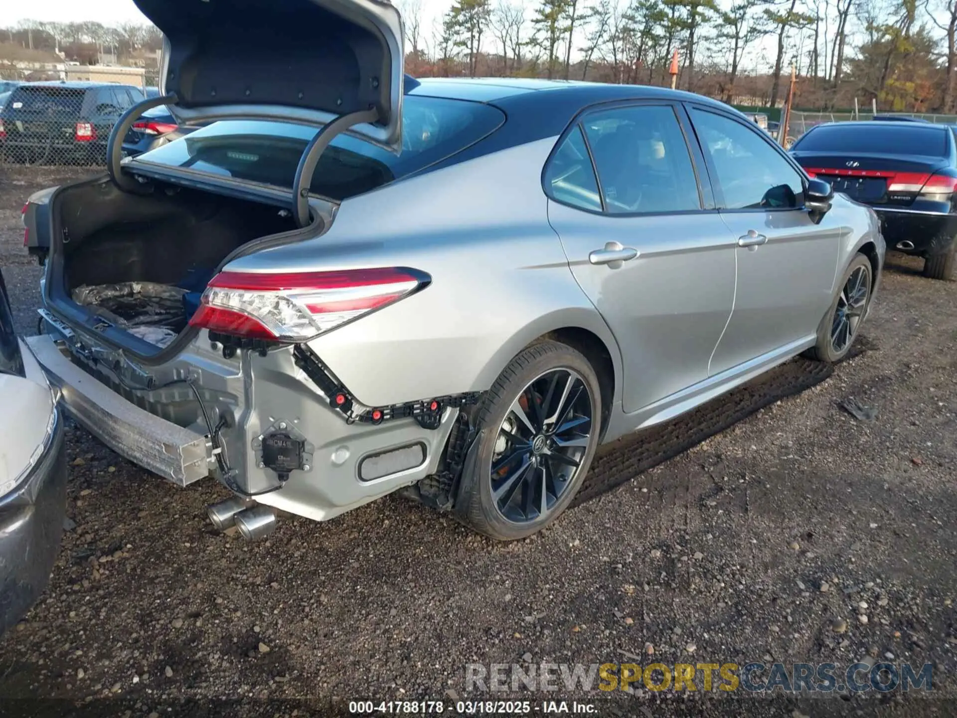 4 fotografías del automóvil dañado 4T1K61AK5LU366798 TOYOTA CAMRY 2020