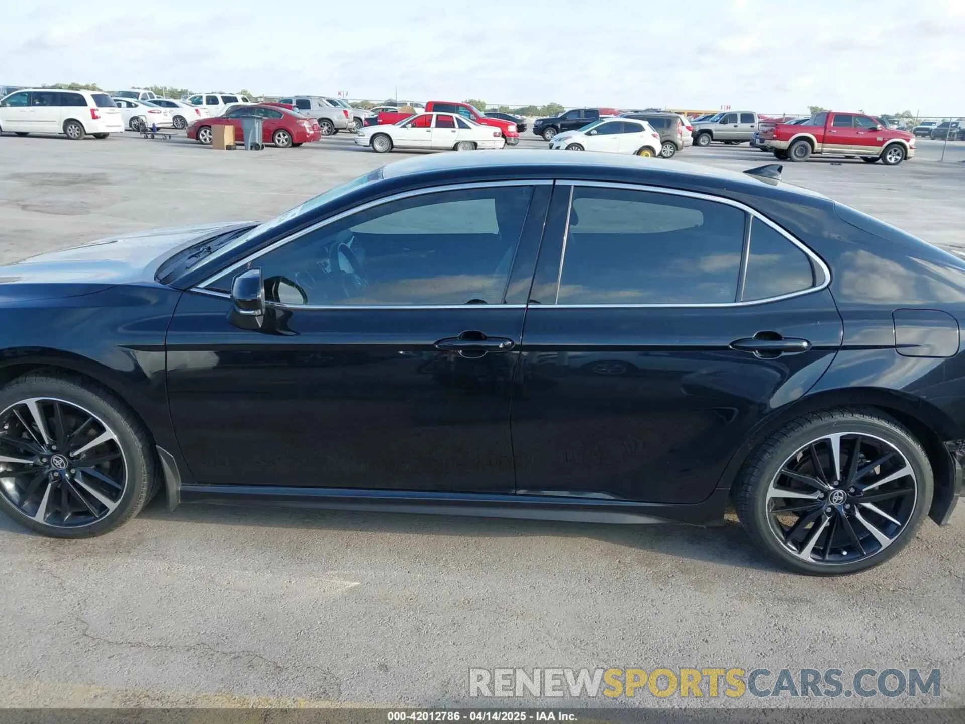 15 fotografías del automóvil dañado 4T1K61AK5LU997261 TOYOTA CAMRY 2020