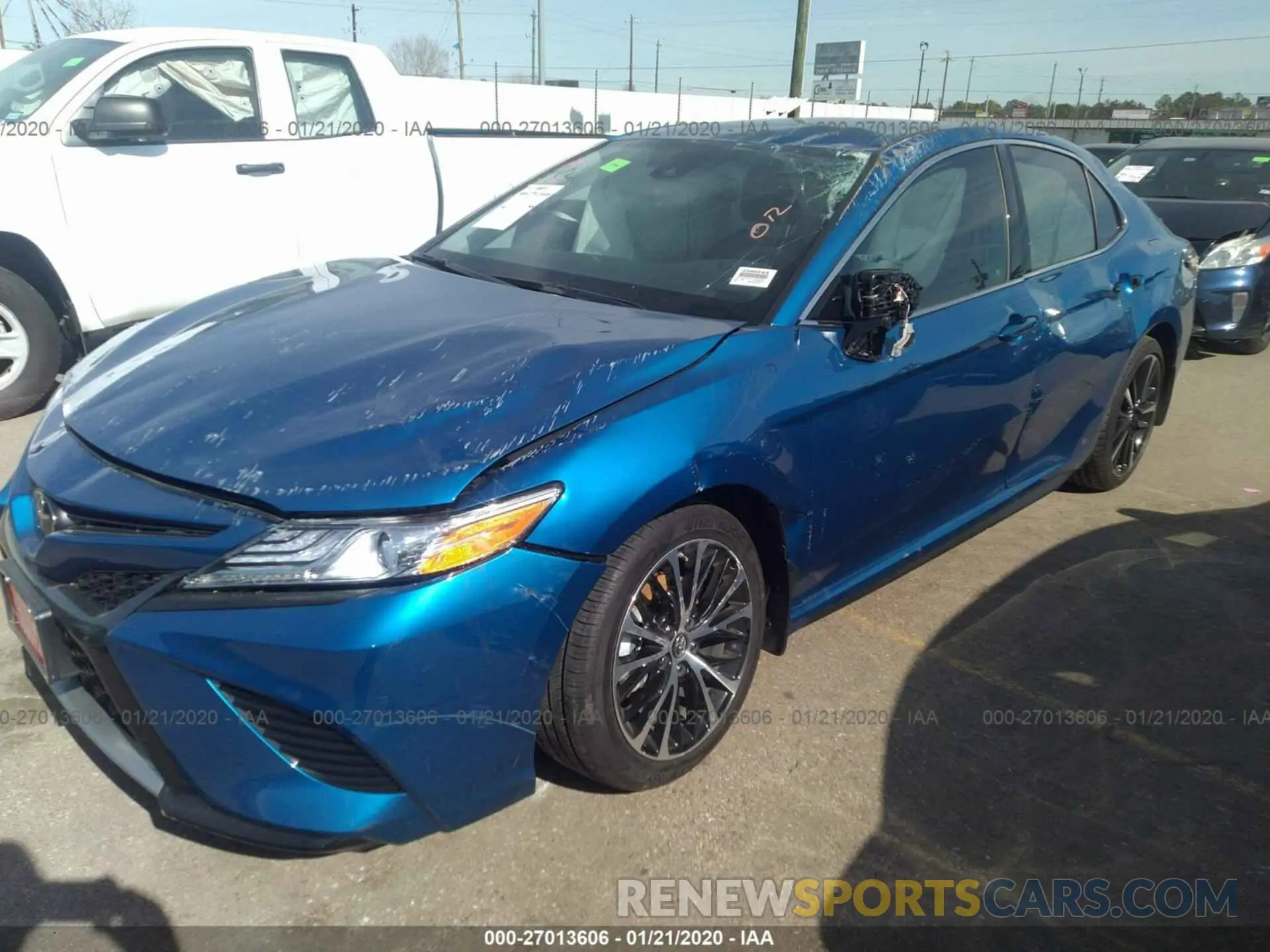 2 fotografías del automóvil dañado 4T1K61AK6LU320929 TOYOTA CAMRY 2020