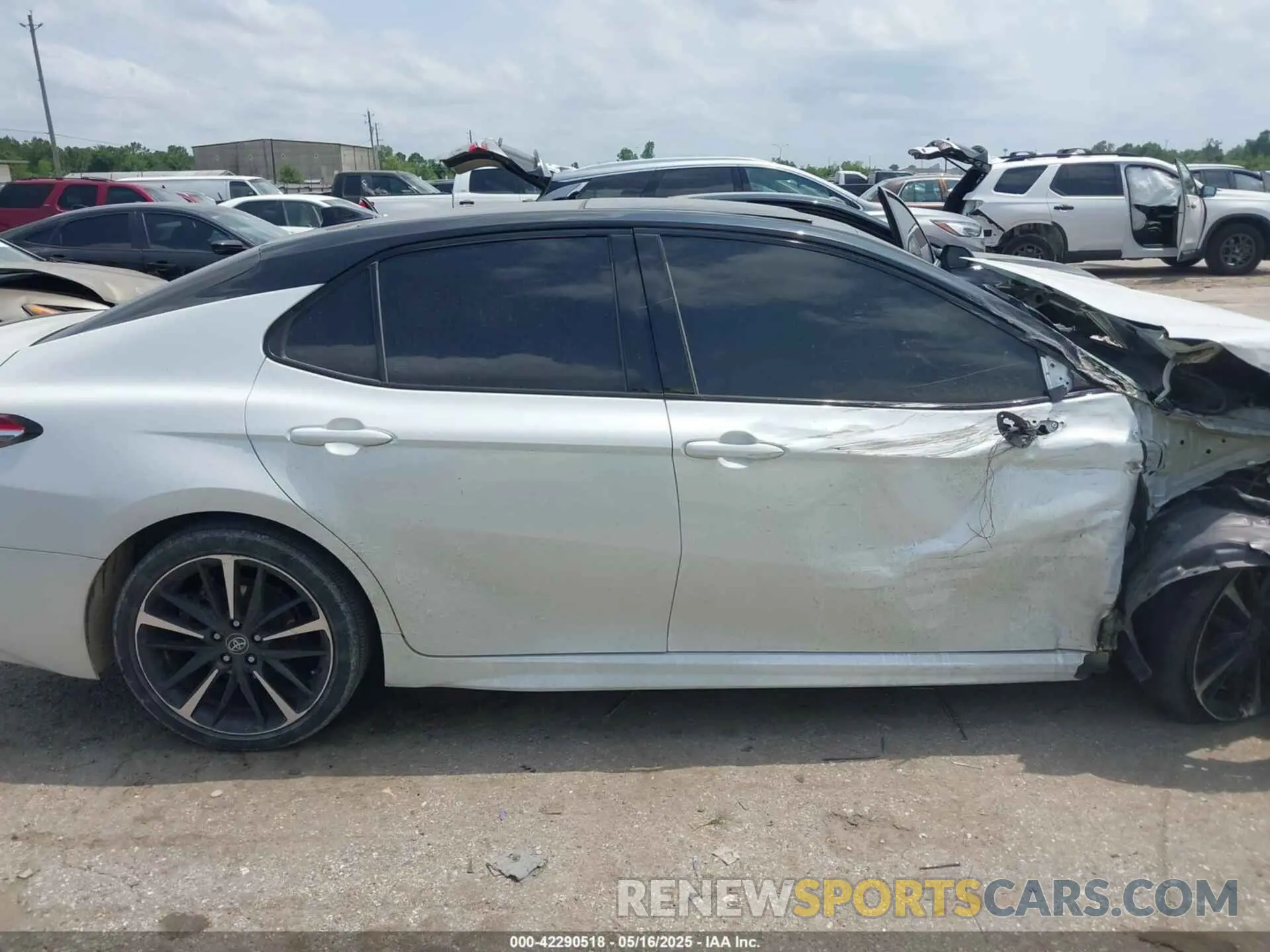 14 fotografías del automóvil dañado 4T1K61AK6LU333969 TOYOTA CAMRY 2020