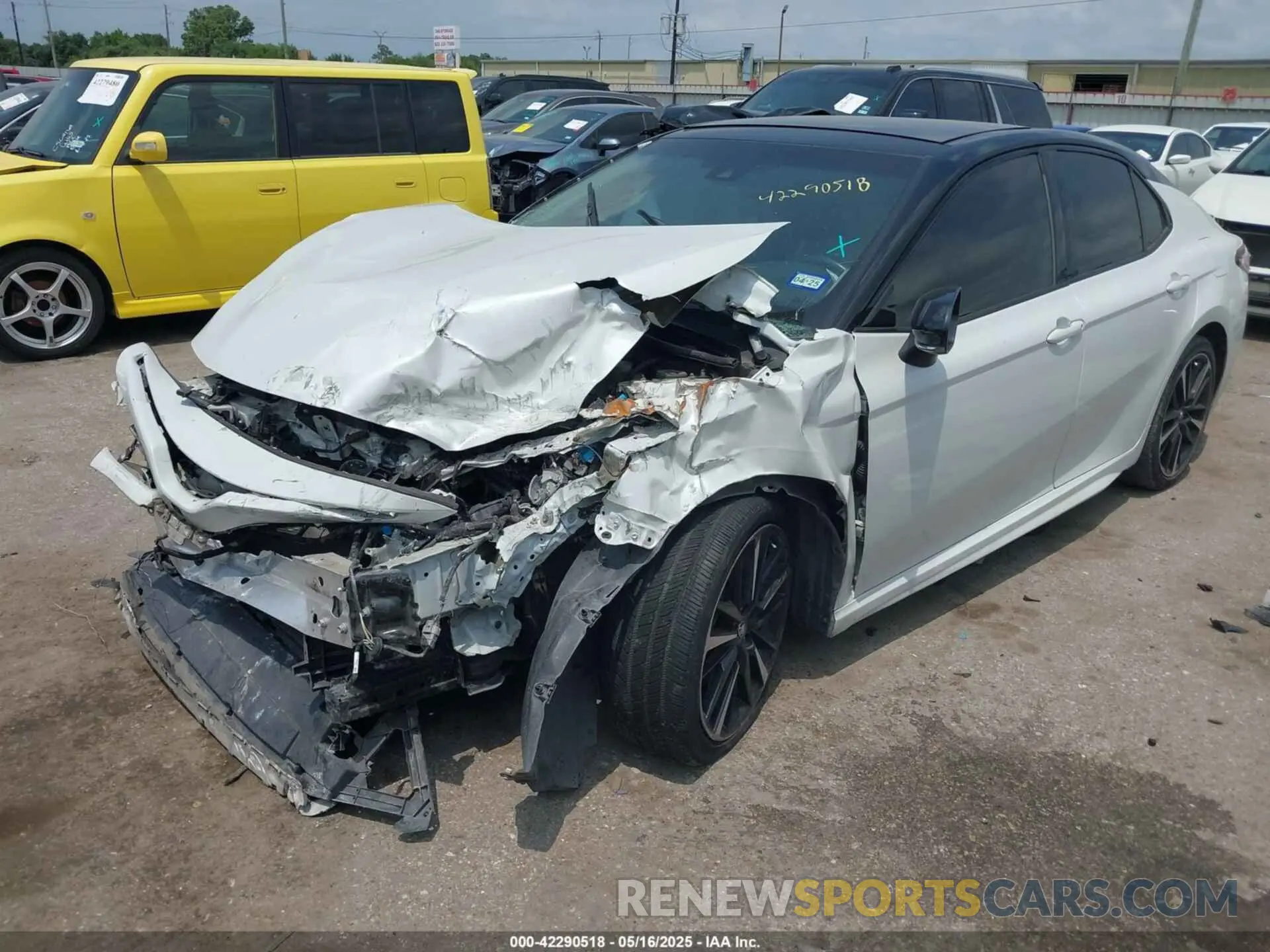 2 fotografías del automóvil dañado 4T1K61AK6LU333969 TOYOTA CAMRY 2020
