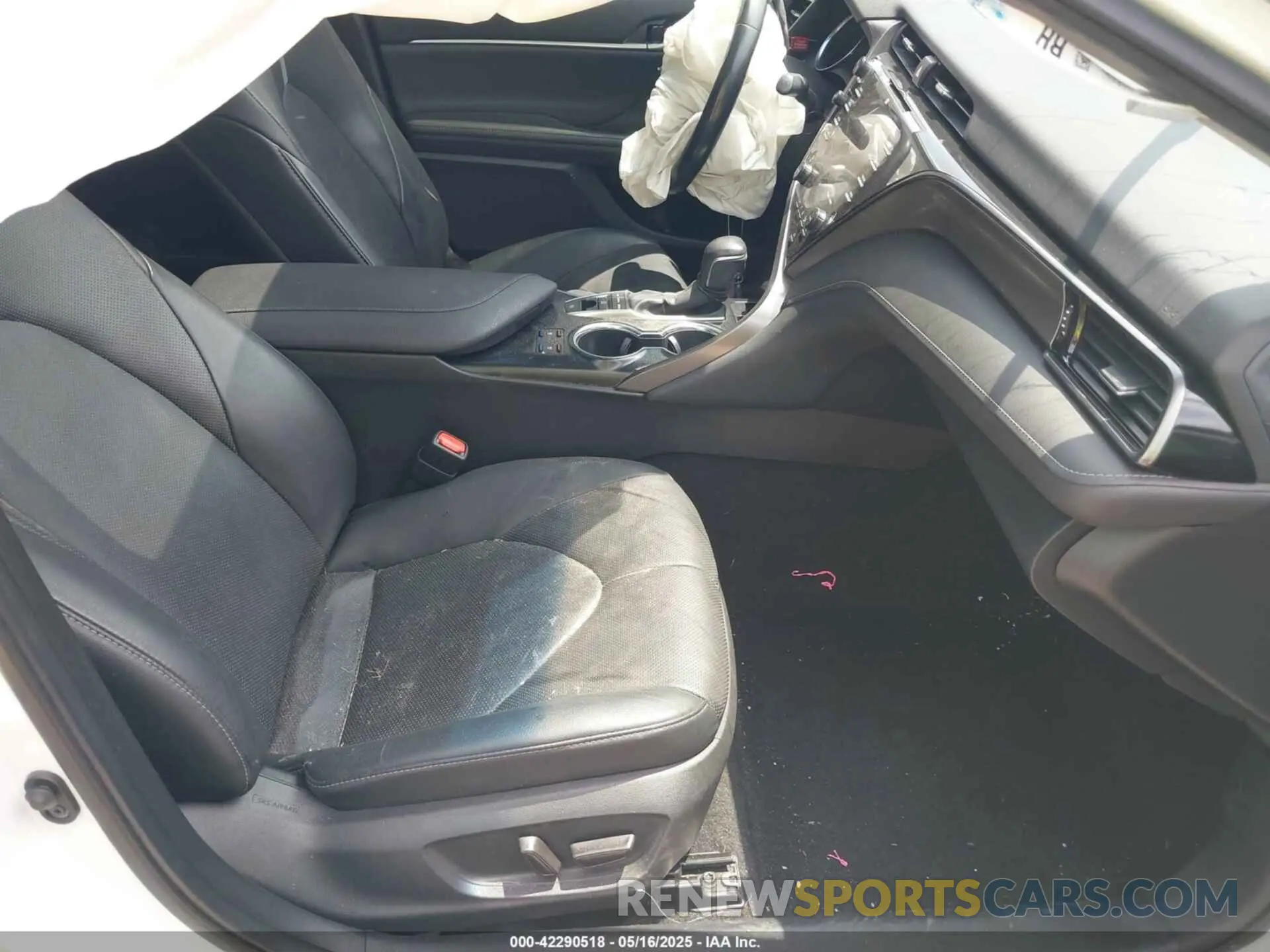 5 fotografías del automóvil dañado 4T1K61AK6LU333969 TOYOTA CAMRY 2020