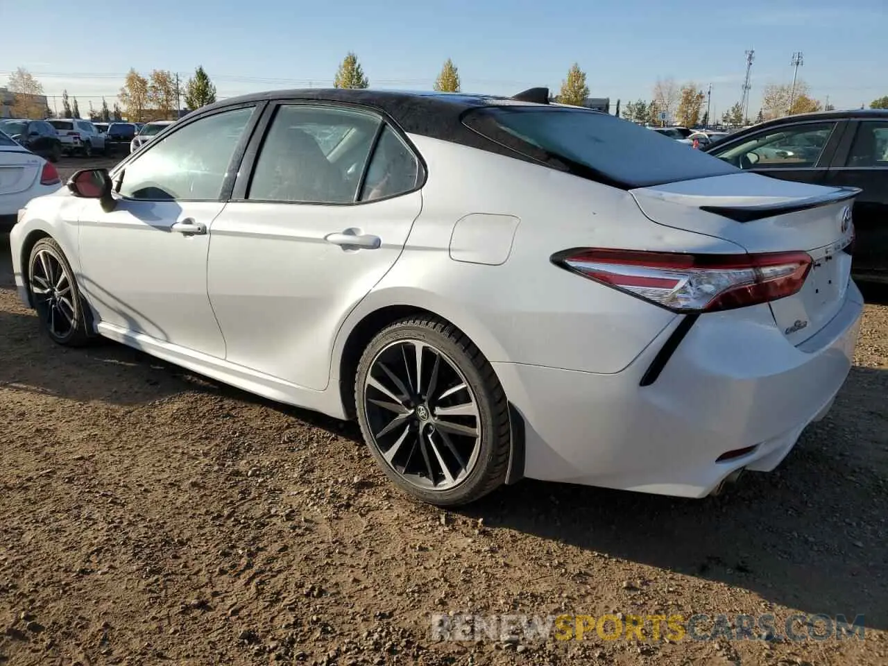 2 fotografías del automóvil dañado 4T1K61AK6LU357351 TOYOTA CAMRY 2020