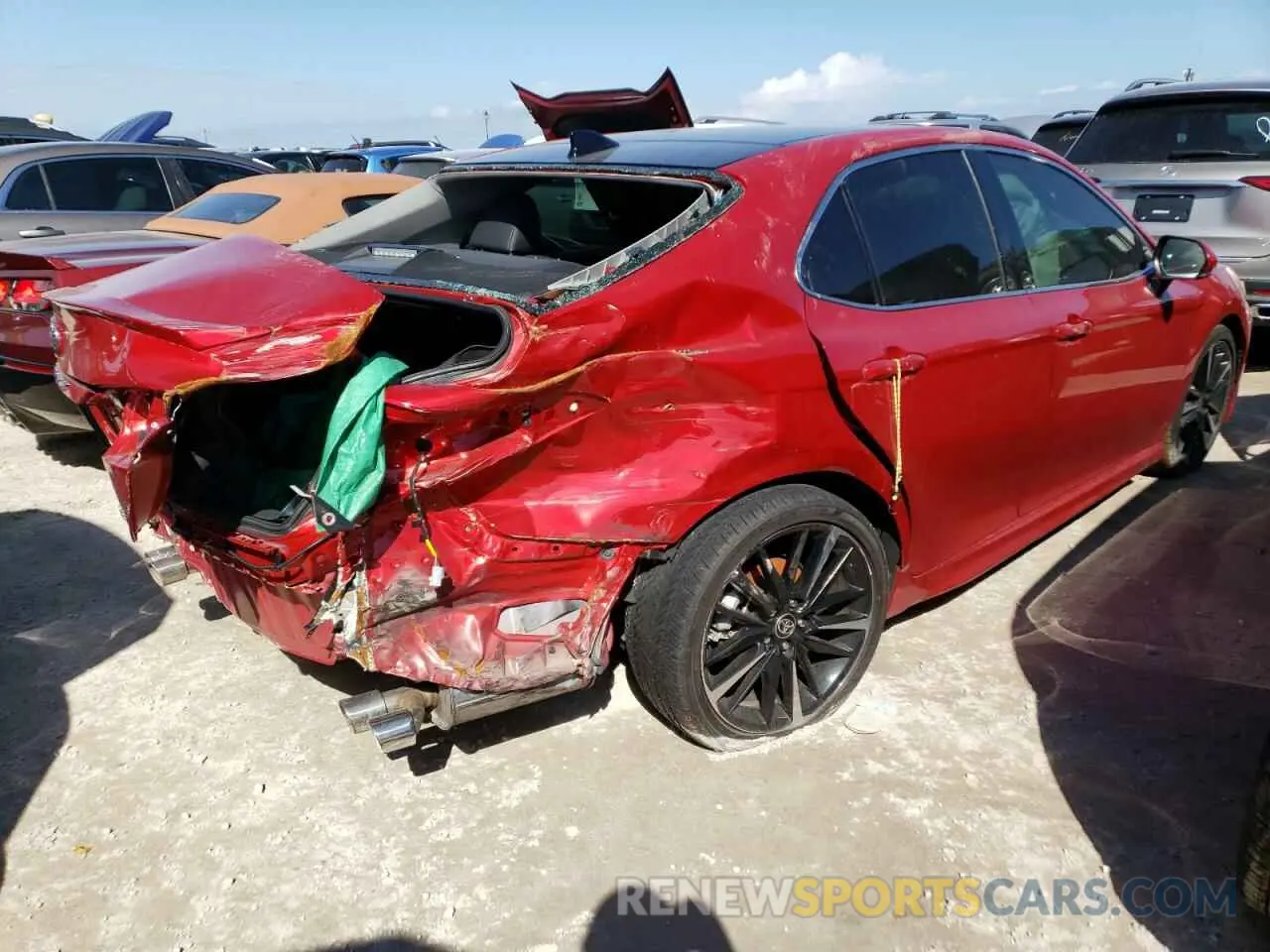 4 fotografías del automóvil dañado 4T1K61AK6LU362694 TOYOTA CAMRY 2020