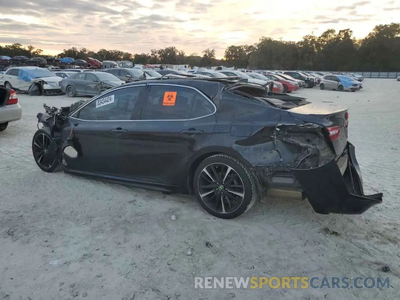 2 fotografías del automóvil dañado 4T1K61AK6LU385392 TOYOTA CAMRY 2020