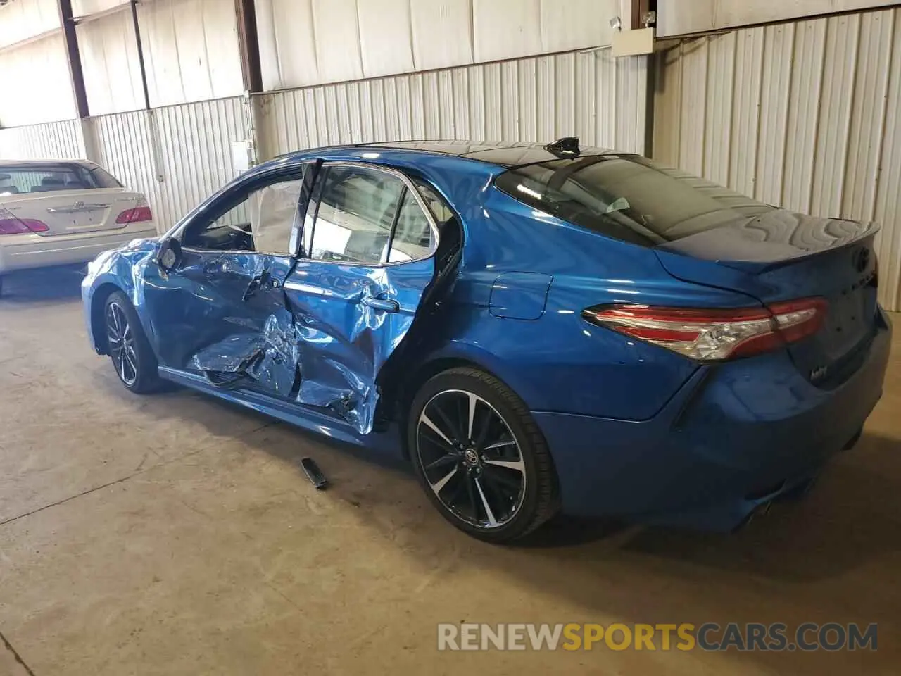 2 fotografías del automóvil dañado 4T1K61AK6LU395579 TOYOTA CAMRY 2020
