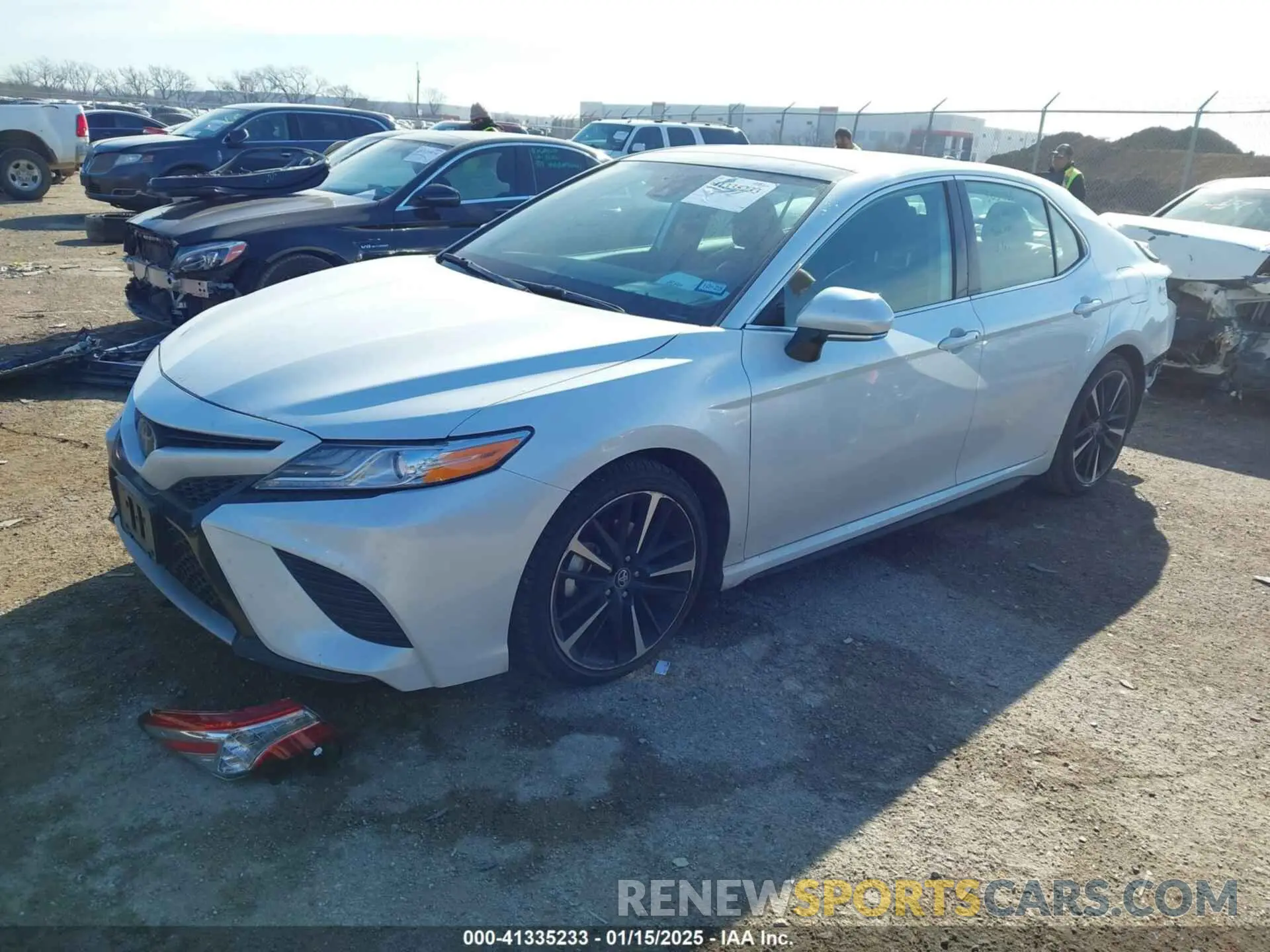 2 fotografías del automóvil dañado 4T1K61AK6LU864900 TOYOTA CAMRY 2020