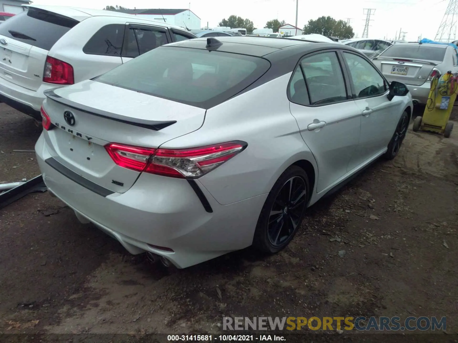 4 fotografías del automóvil dañado 4T1K61AK7LU339215 TOYOTA CAMRY 2020
